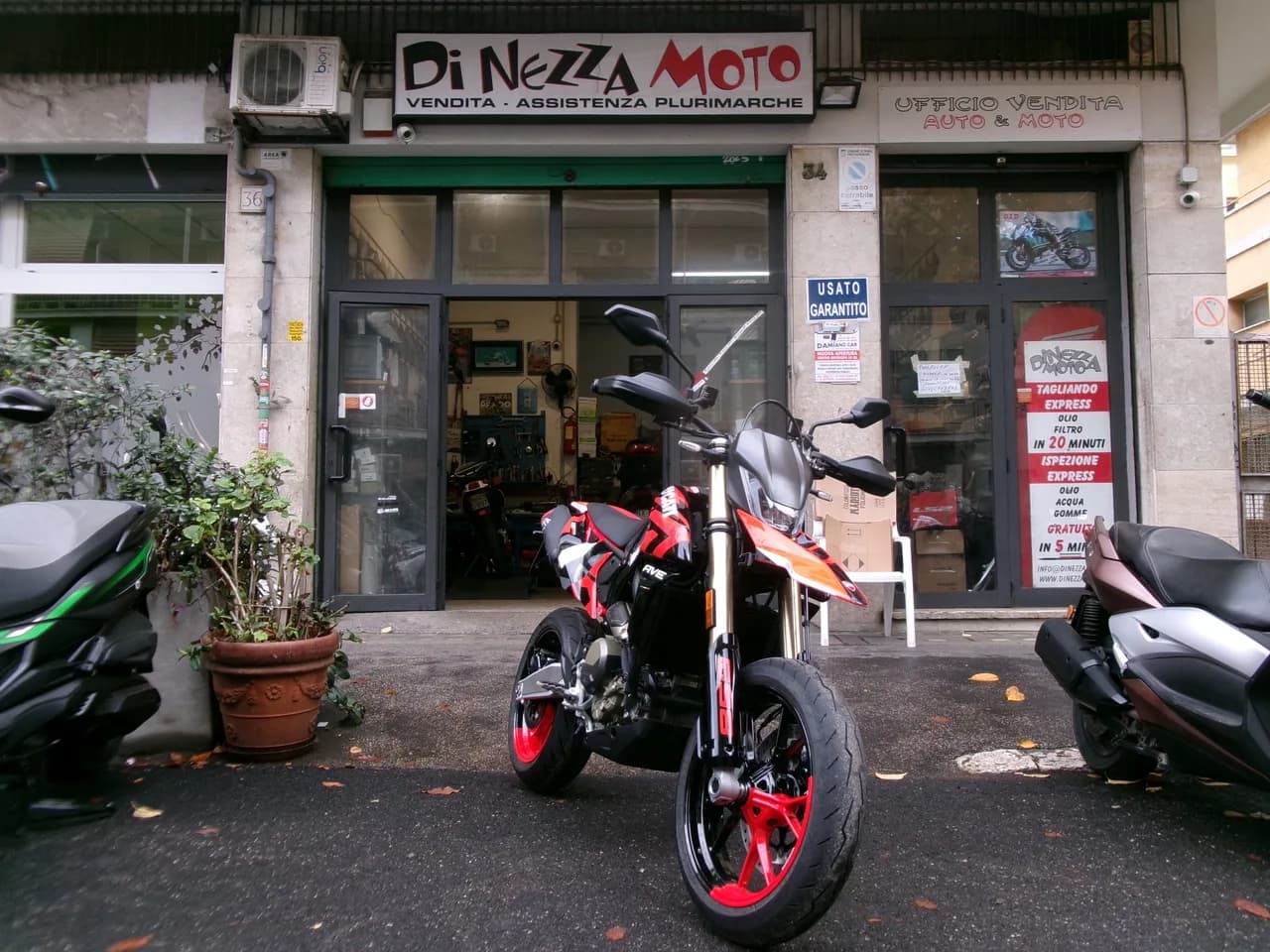 Ducati HYPERMOTARD ABS RVE 2024 moto usato a Roma - foto 1 di 7