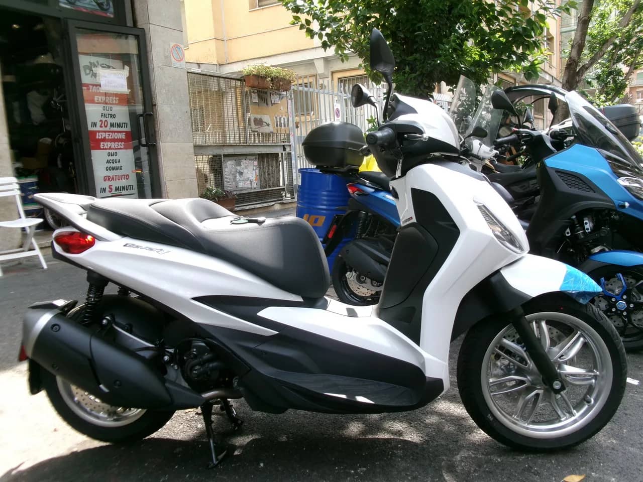 Piaggio Beverly 310 HPE - Euro 5 + - Nuovo Da Immatricolare foto 2