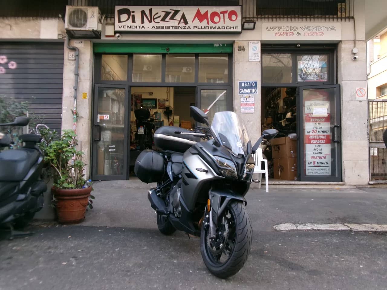 CF Moto 650 GT - 2025 - KM 1.000 - Euro 5 foto 1