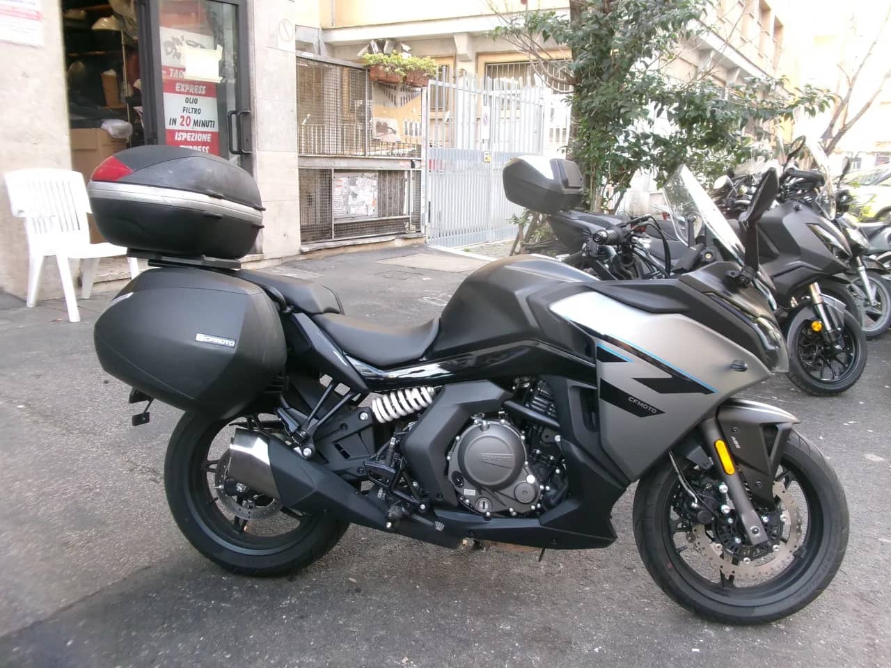 CF Moto 650 GT - 2025 - KM 1.000 - Euro 5 foto 2