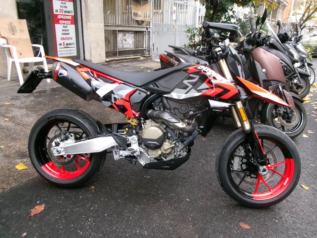 Ducati Hypermotard 698 ABS RVE - 2024 - KM 1.000 - Euro 5 foto 2