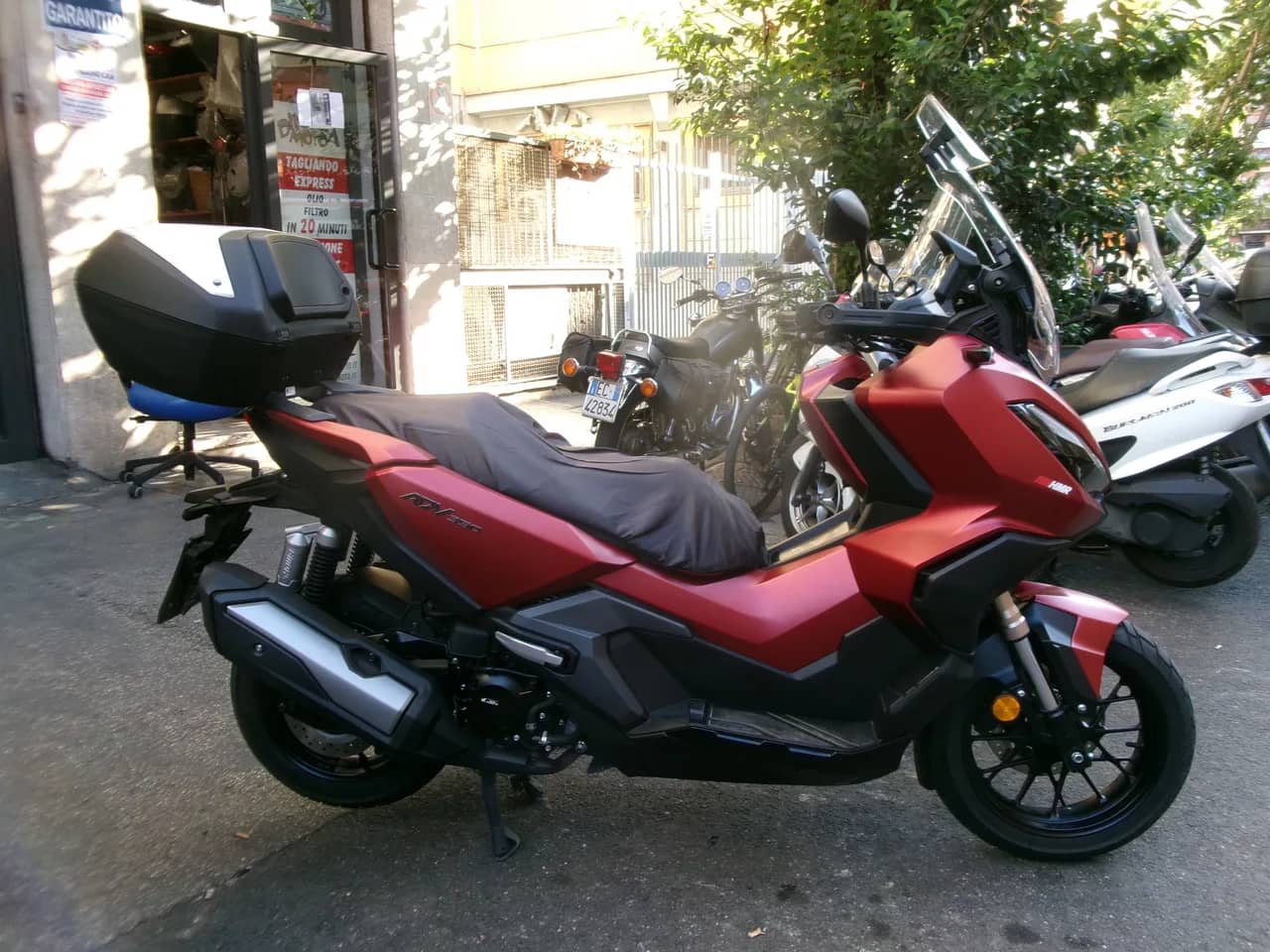 Honda ADV 350 ABS Tcs - 2023 - KM 4.000 - Euro 5 foto 2