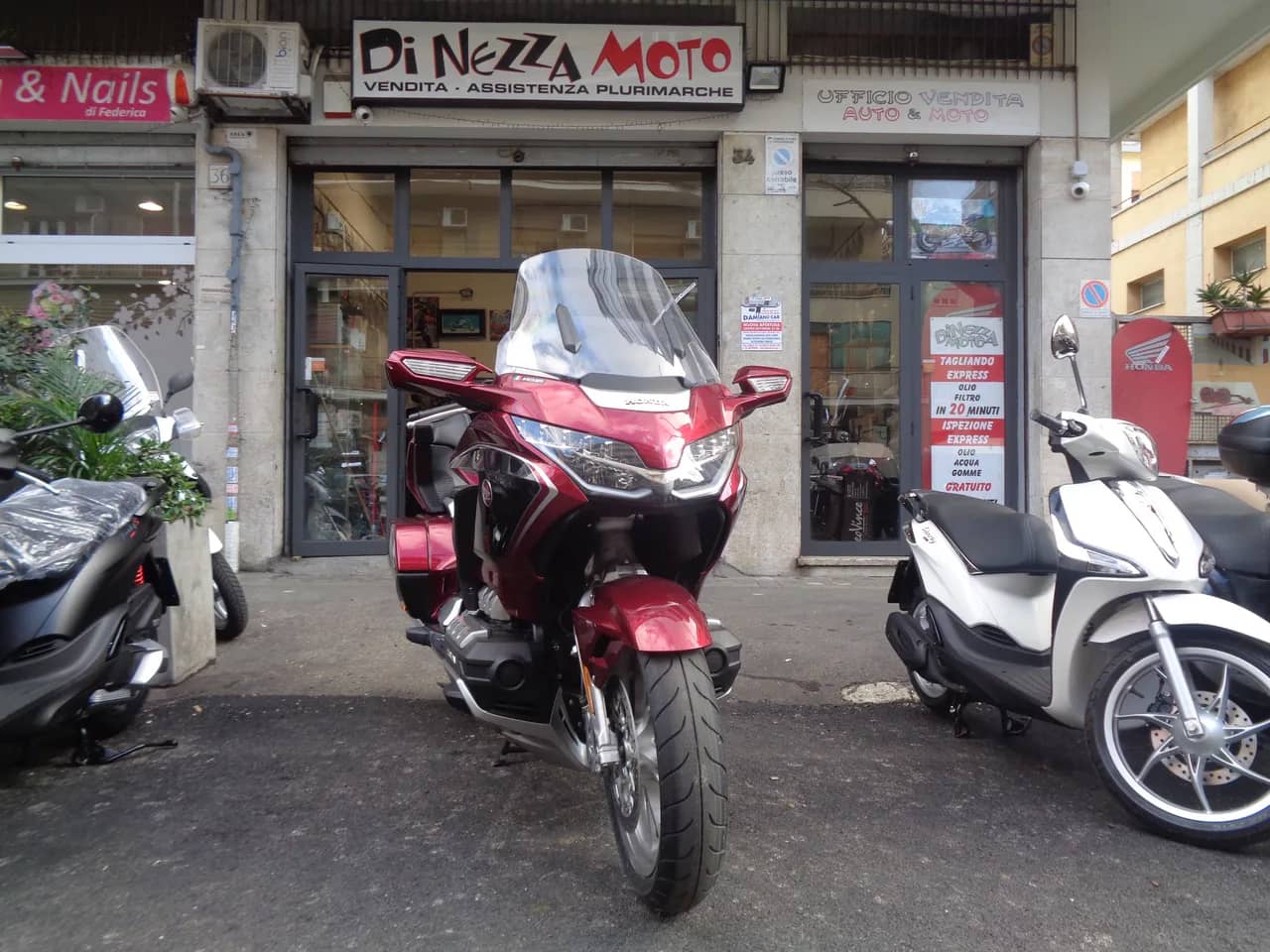 Honda GL 1800 Gold Wing ABS Tour DCT - 2019 - KM 10.000 - Euro 4 foto 1