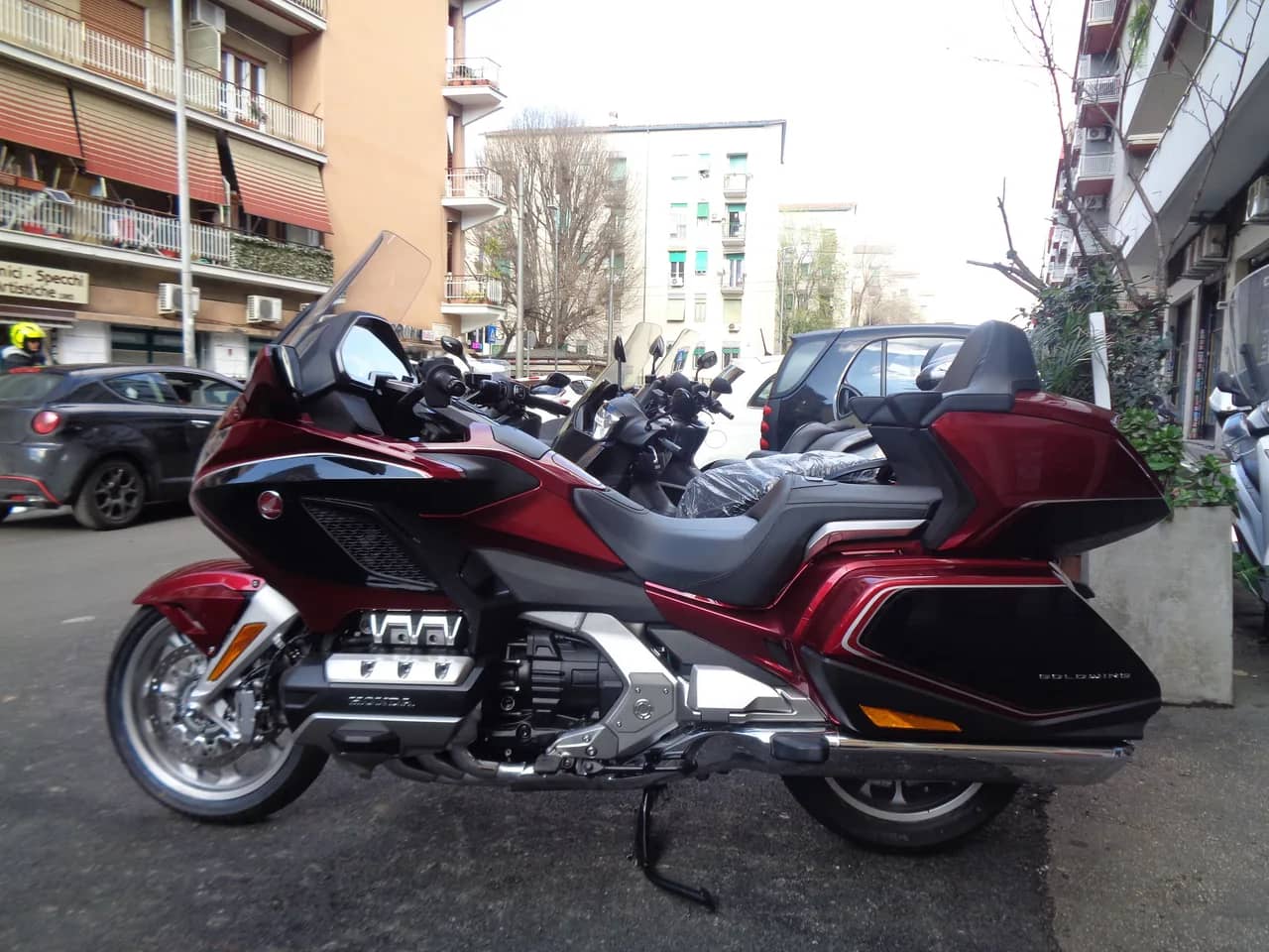 Honda GL 1800 Gold Wing ABS Tour DCT - 2019 - KM 10.000 - Euro 4 foto 2