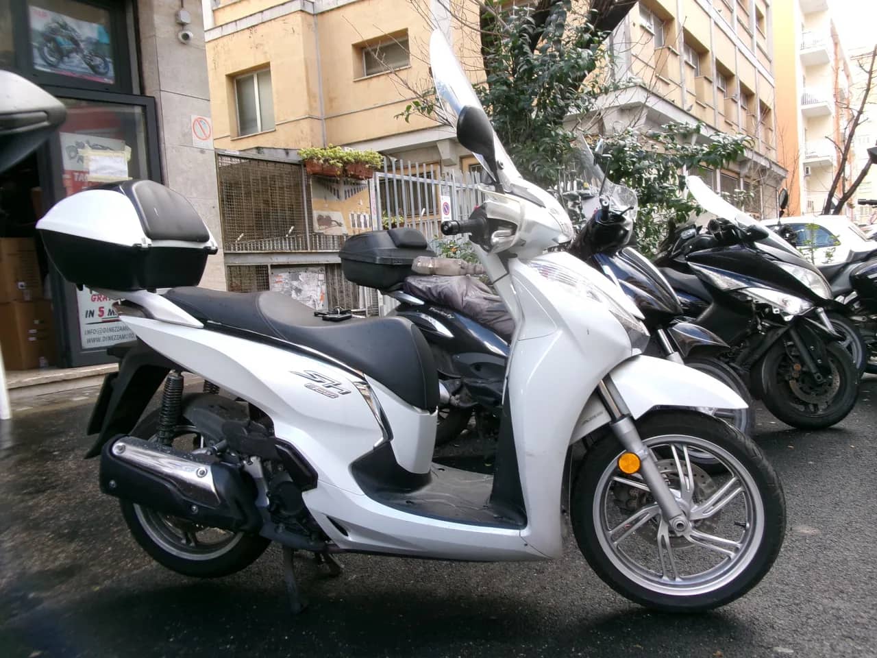Honda SH 300 ABS - 2018 - KM 54.000 - Euro 4 foto 2