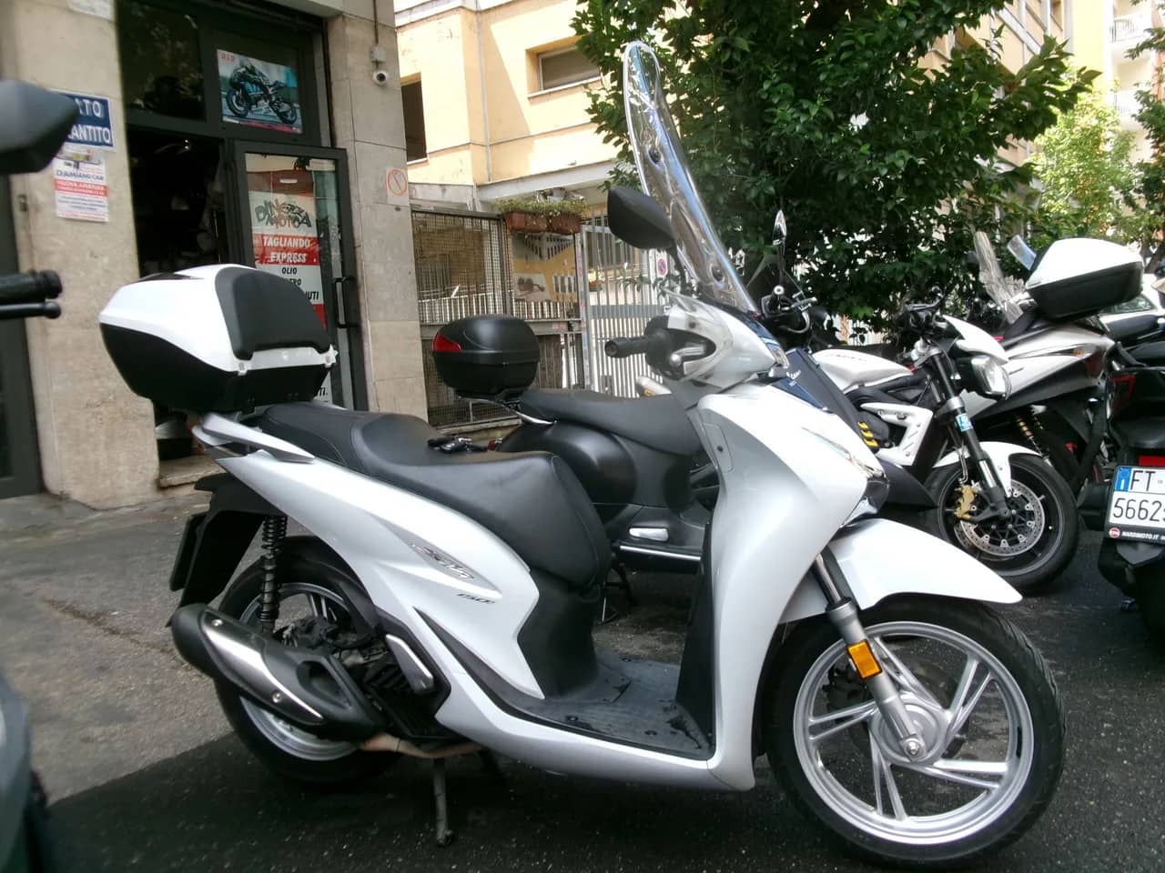 Honda SH 150 ABS Tcs - 2020 - KM 30.000 - Euro 5 foto 2