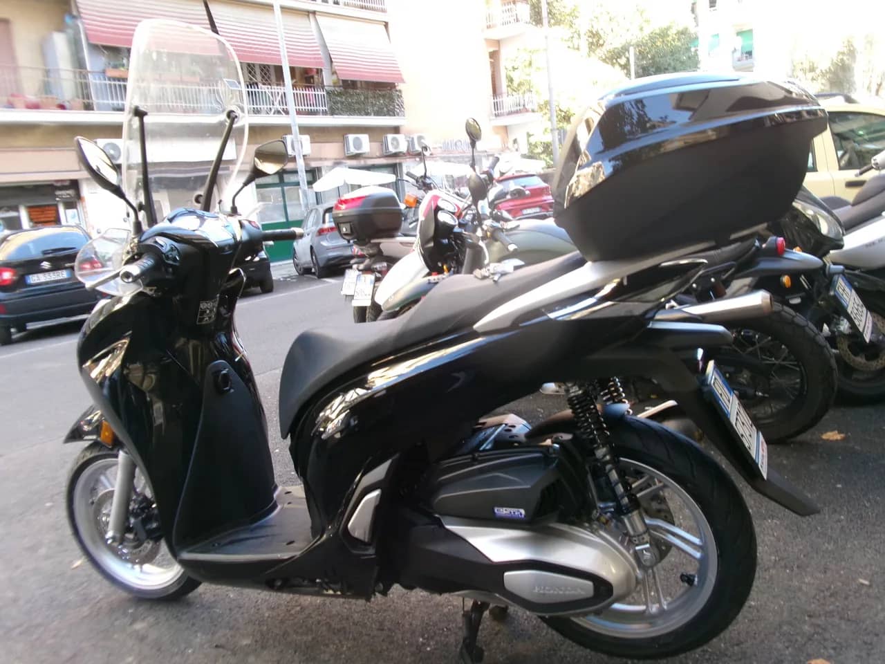 Honda SH 350 ABS Tcs - 2023 - KM 30.000 - Euro 5 foto 3