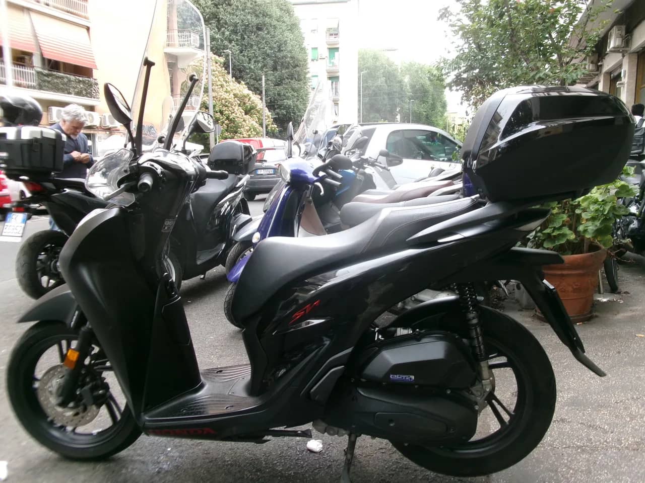 Honda SH 125 Sport ABS Tcs - 2024 - KM 12.000 - Euro 5 - Iva Esposta foto 3