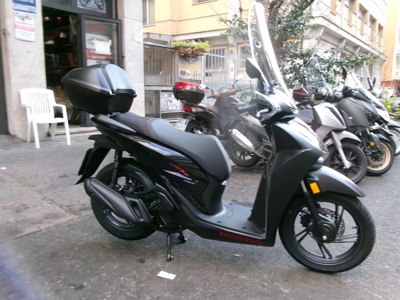 Honda SH 150 Sport ABS - Euro 5 - Nuovo Da Immatricolare foto 2