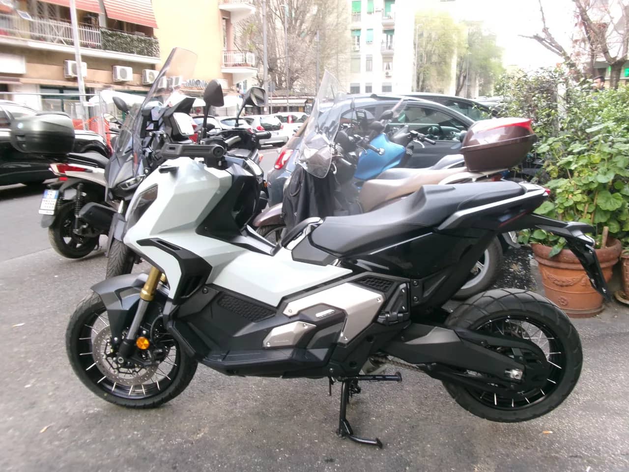 Honda X-ADV 750 ABS DCT - 2023 - KM 1.000 - Euro 5 - Iva Esposta foto 3