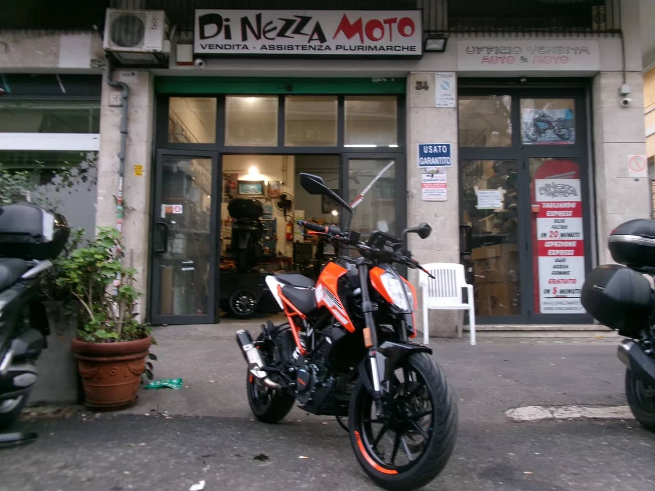 Ktm Duke 125 ABS - 2018 - KM 8.000 - Euro 4 foto 1