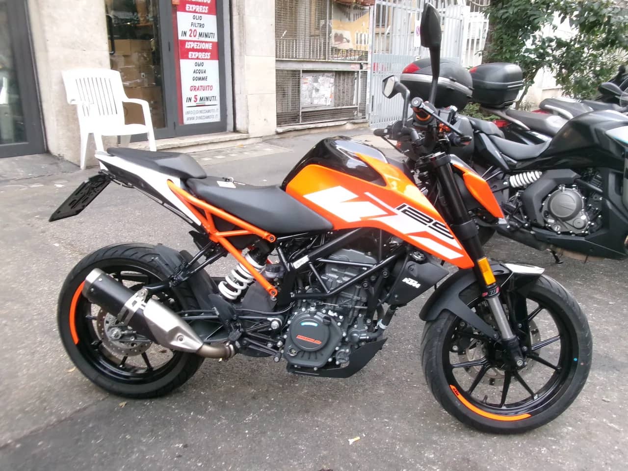 Ktm Duke 125 ABS - 2018 - KM 8.000 - Euro 4 foto 2