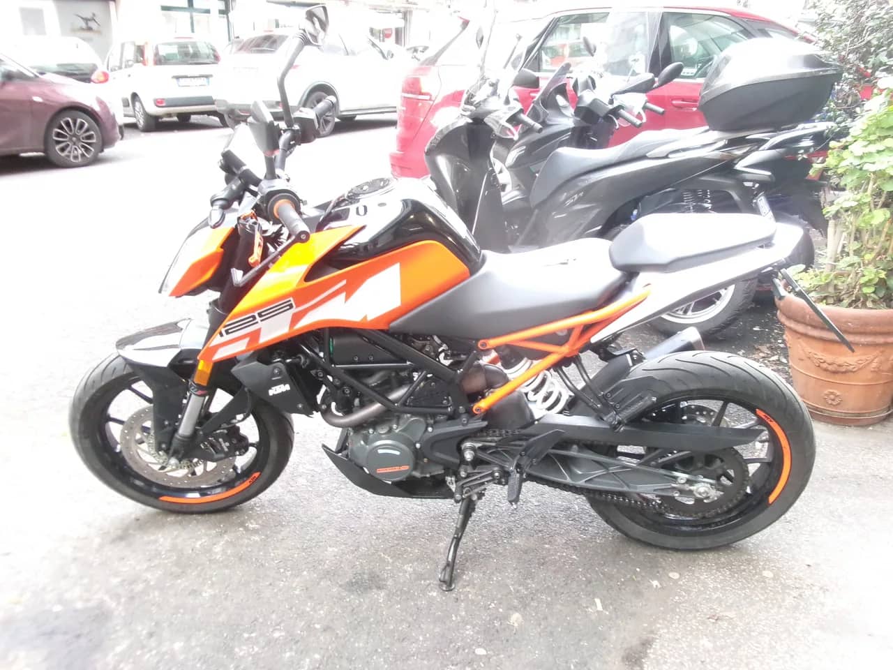 Ktm Duke 125 ABS - 2018 - KM 8.000 - Euro 4 foto 3