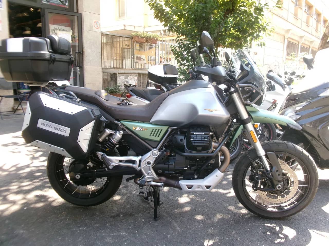 Moto Guzzi 850 V 85 Tt Centenario - 2021 - KM 4.000 - Euro 5 foto 2