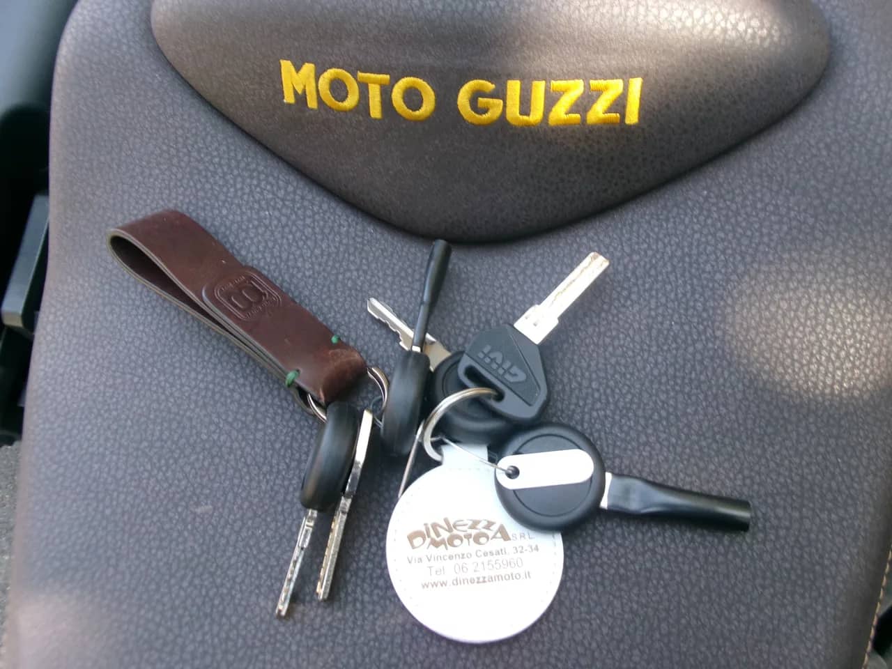 Moto Guzzi 850 V 85 Tt Centenario - 2021 - KM 4.000 - Euro 5 foto 6