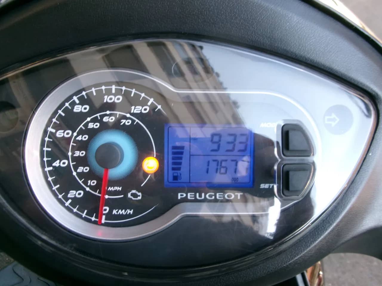 Peugeot Tweet 200 ABS - 2023 - KM 17.000 - Euro 5 foto 5