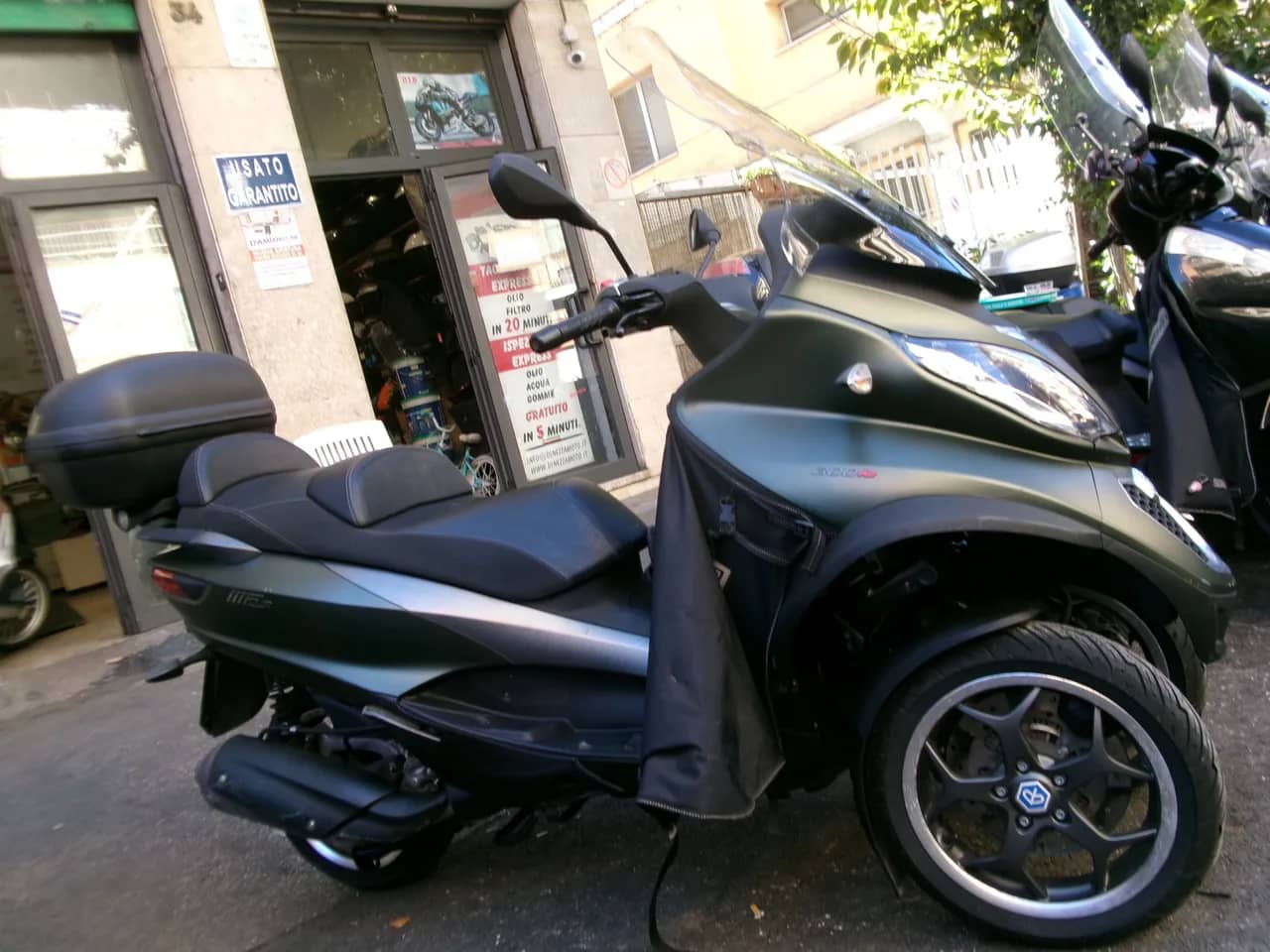 Piaggio MP3 300 Lt Business - 2016 - KM 24.000 - Euro 4 foto 2