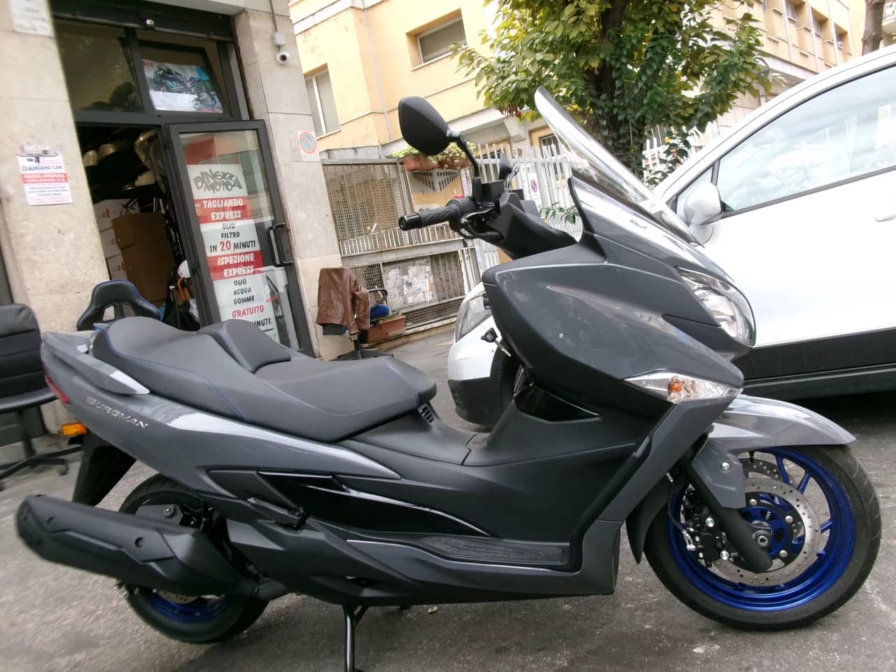 Suzuki Burgman 400 ABS ASR - Euro 5 - Nuovo Da Immatricolare foto 2