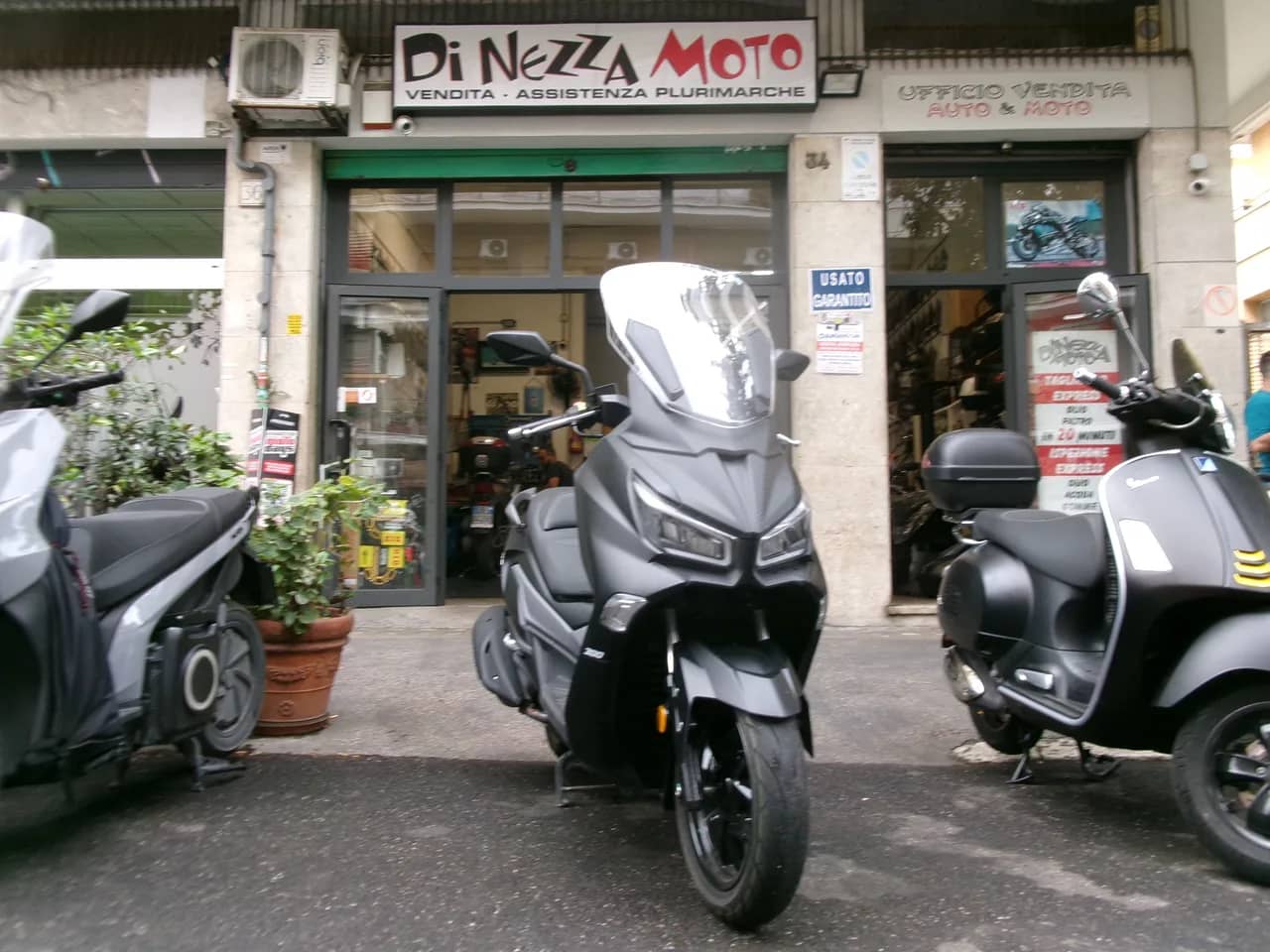 Sym Joymax Z 300 ABS - 2025 - KM 11.000 - Euro 5+ foto 1
