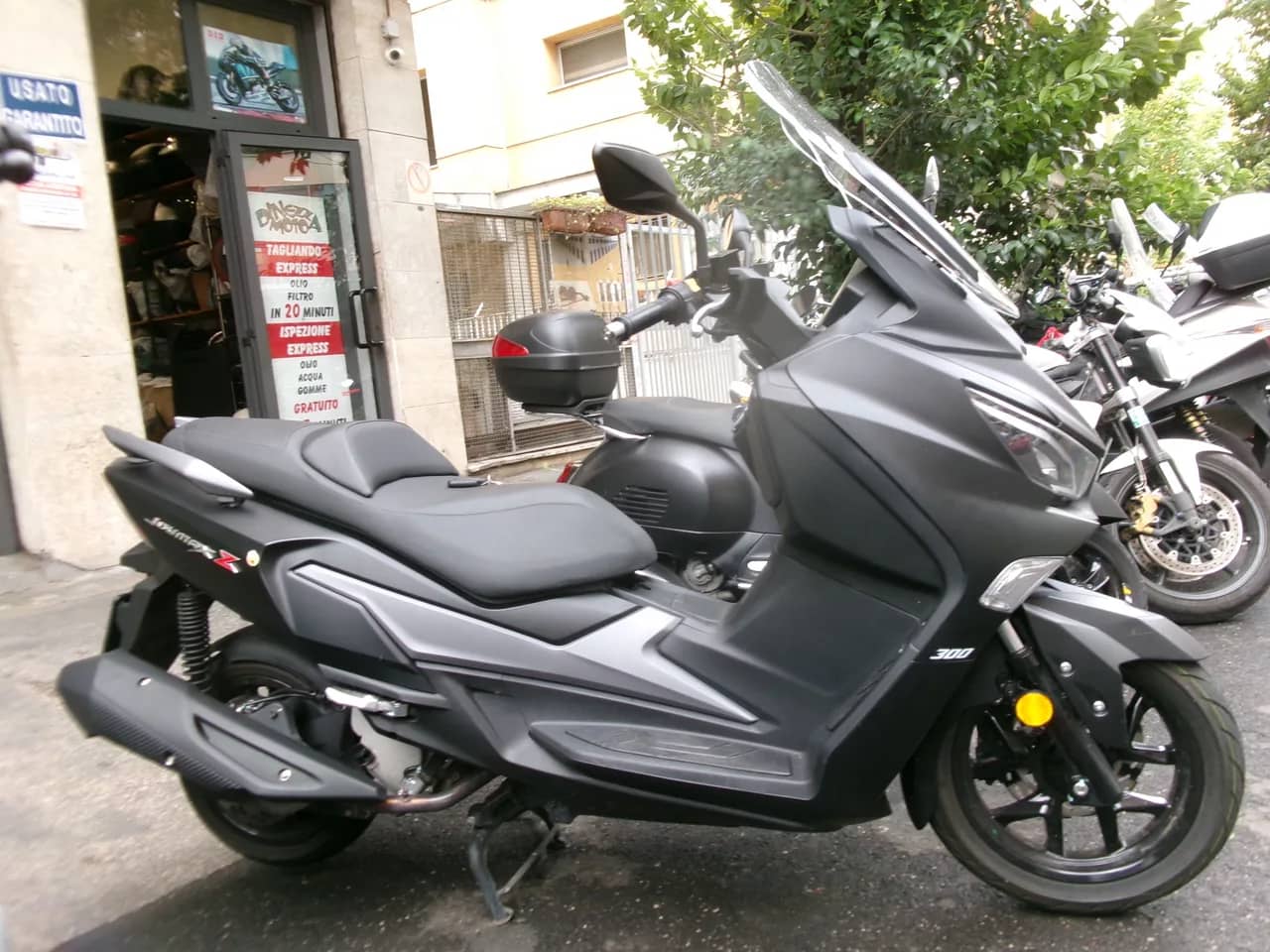 Sym Joymax Z 300 ABS - 2025 - KM 11.000 - Euro 5+ foto 2