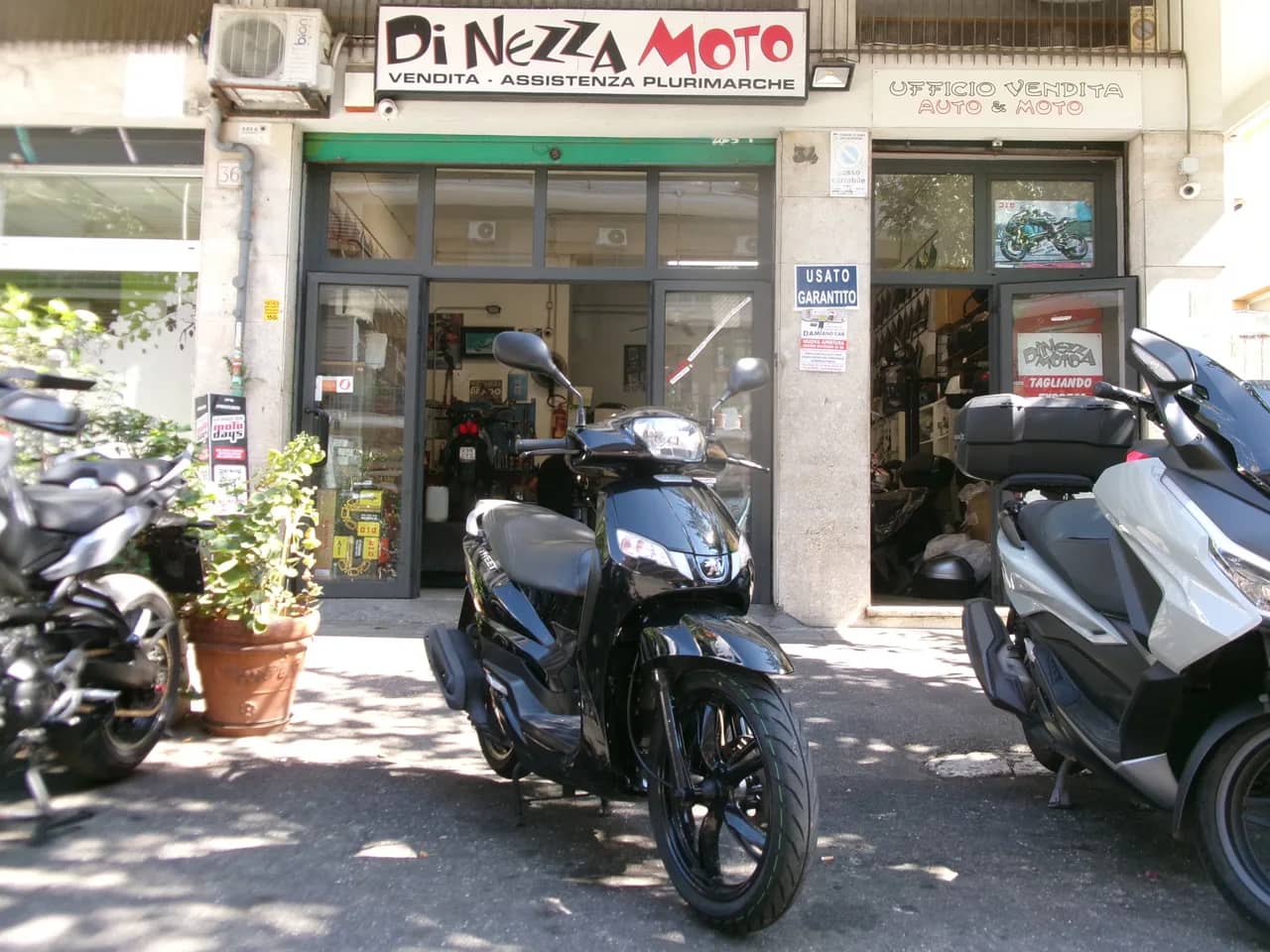 Peugeot Tweet 125 - 2023 - KM 7.000 - Euro 5 - Iva Esposta foto 1