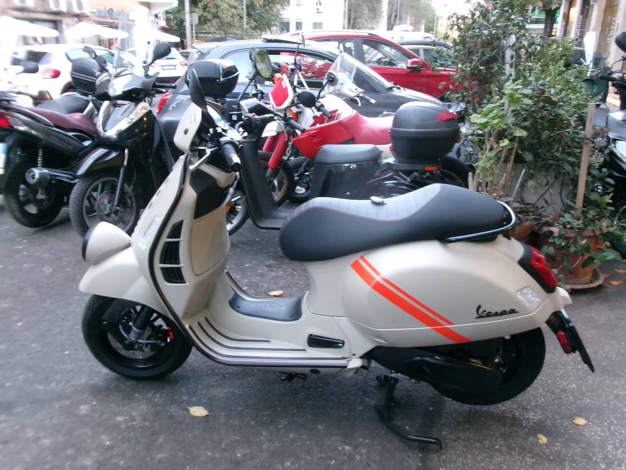Piaggio Vespa 310 GTV ABS ASR - 2025 - KM 1.000 - Euro 5 foto 2