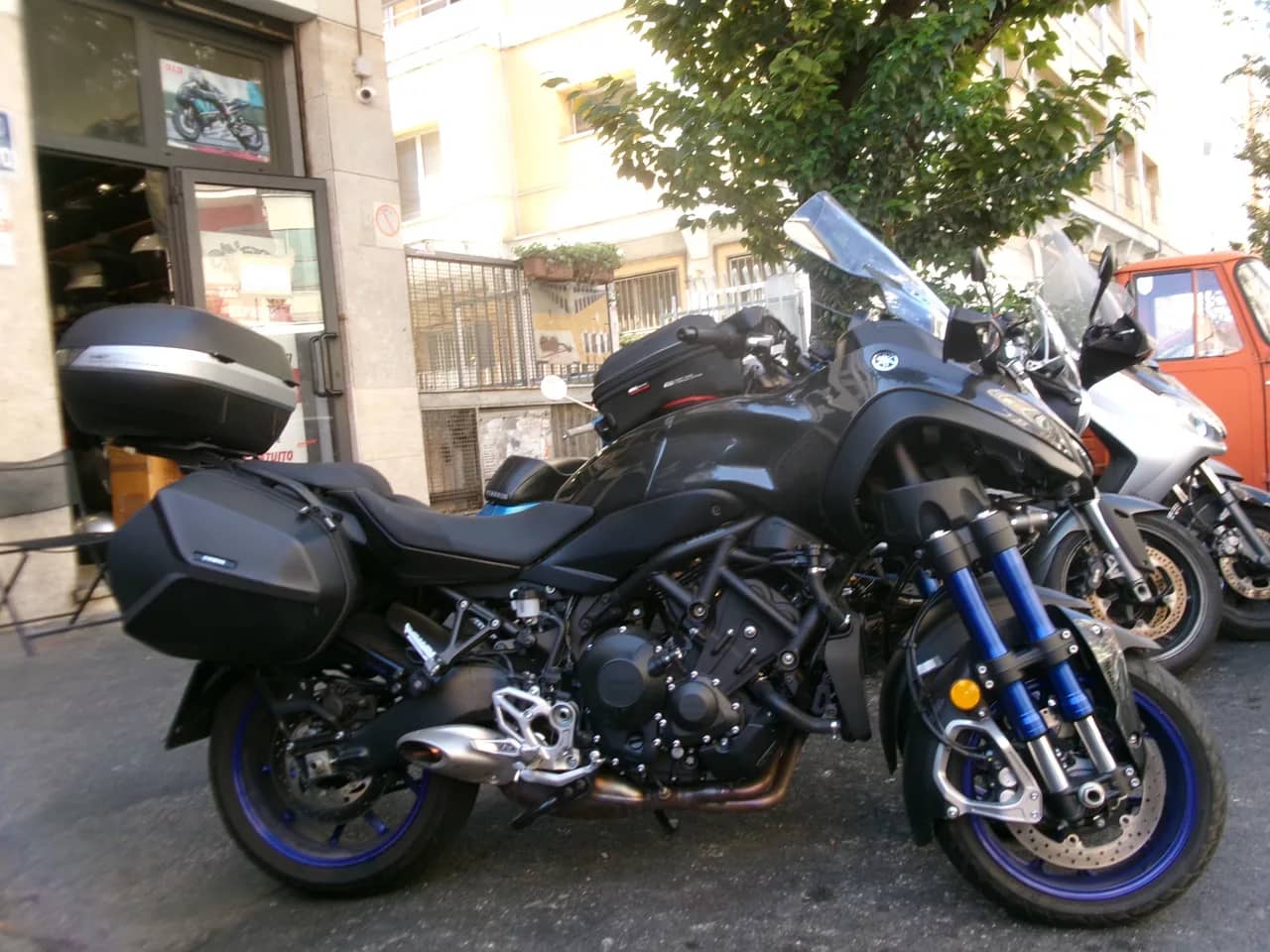 Yamaha Niken 900 ABS - 2019 - KM 6.000 - Euro 4 foto 2