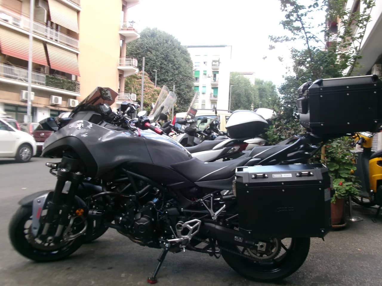 Yamaha Niken 900 GT - 2021 - KM 4.000 - Euro 5 foto 3