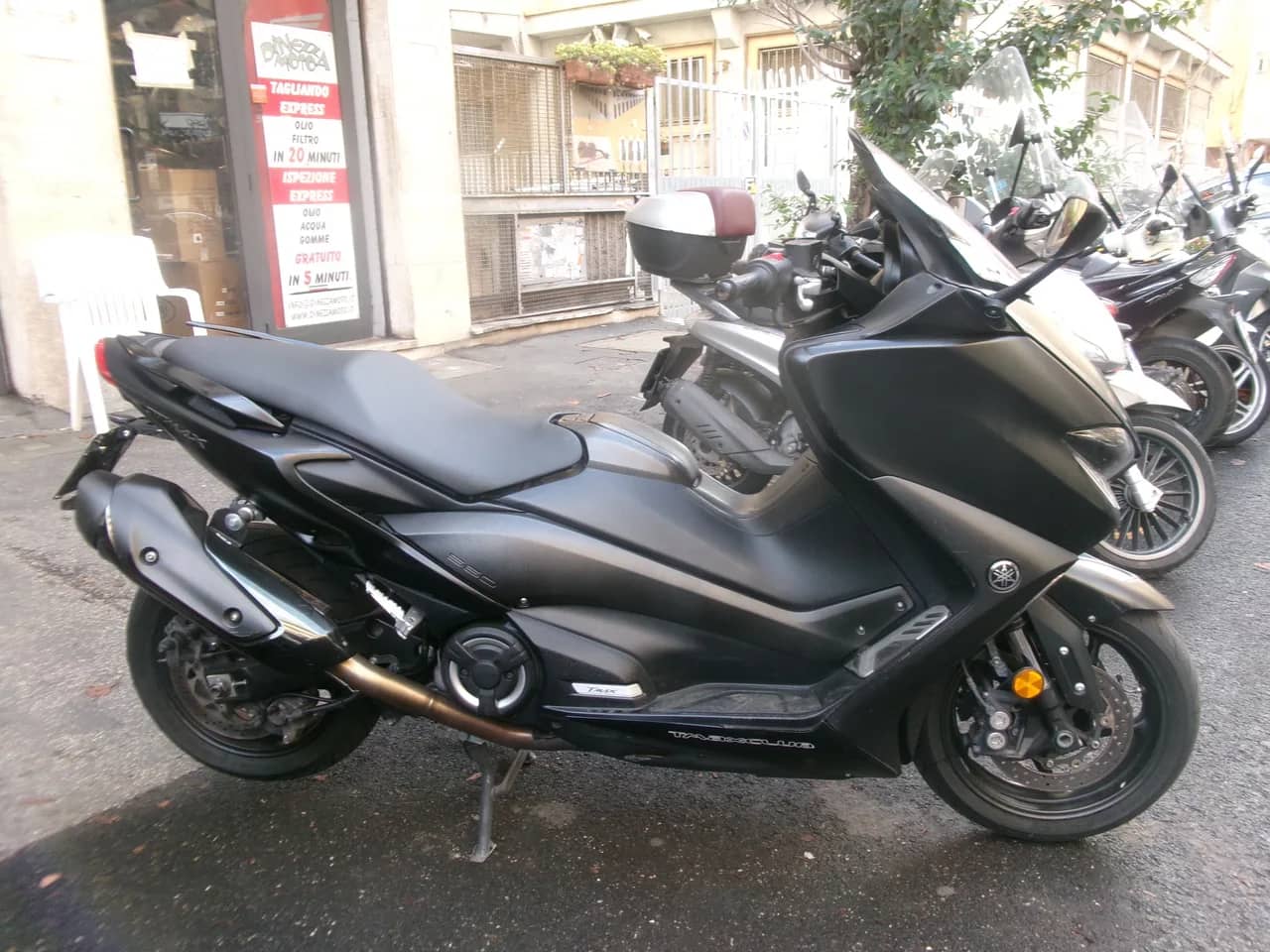 Yamaha T-Max 560 - 2020 - KM 38.000 - Euro 5 foto 3