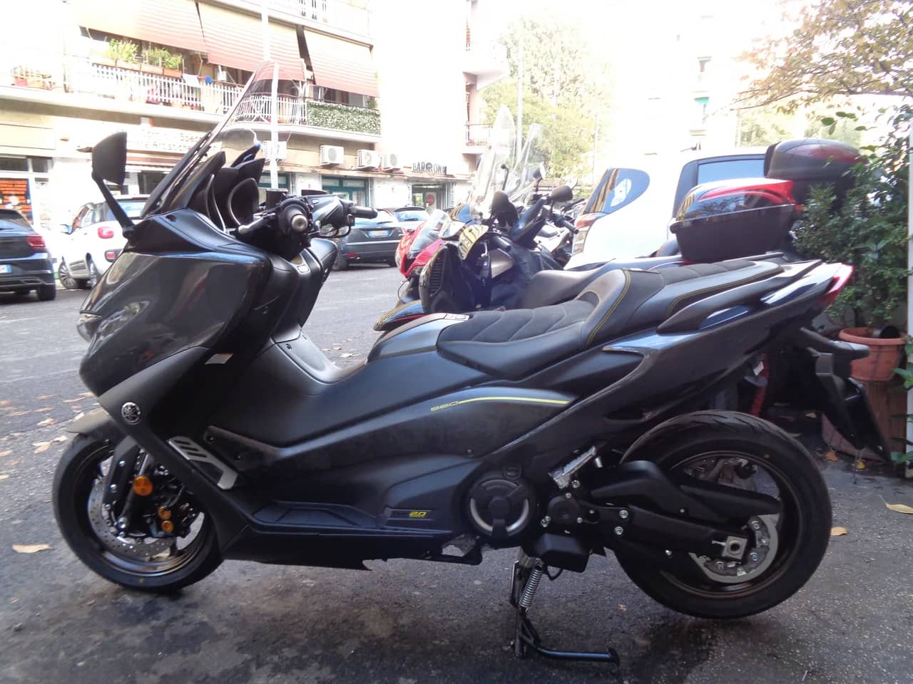 Yamaha T-Max 560 20° Anniversario Limited Edition - 2021 - KM 0 - Euro 5 foto 4