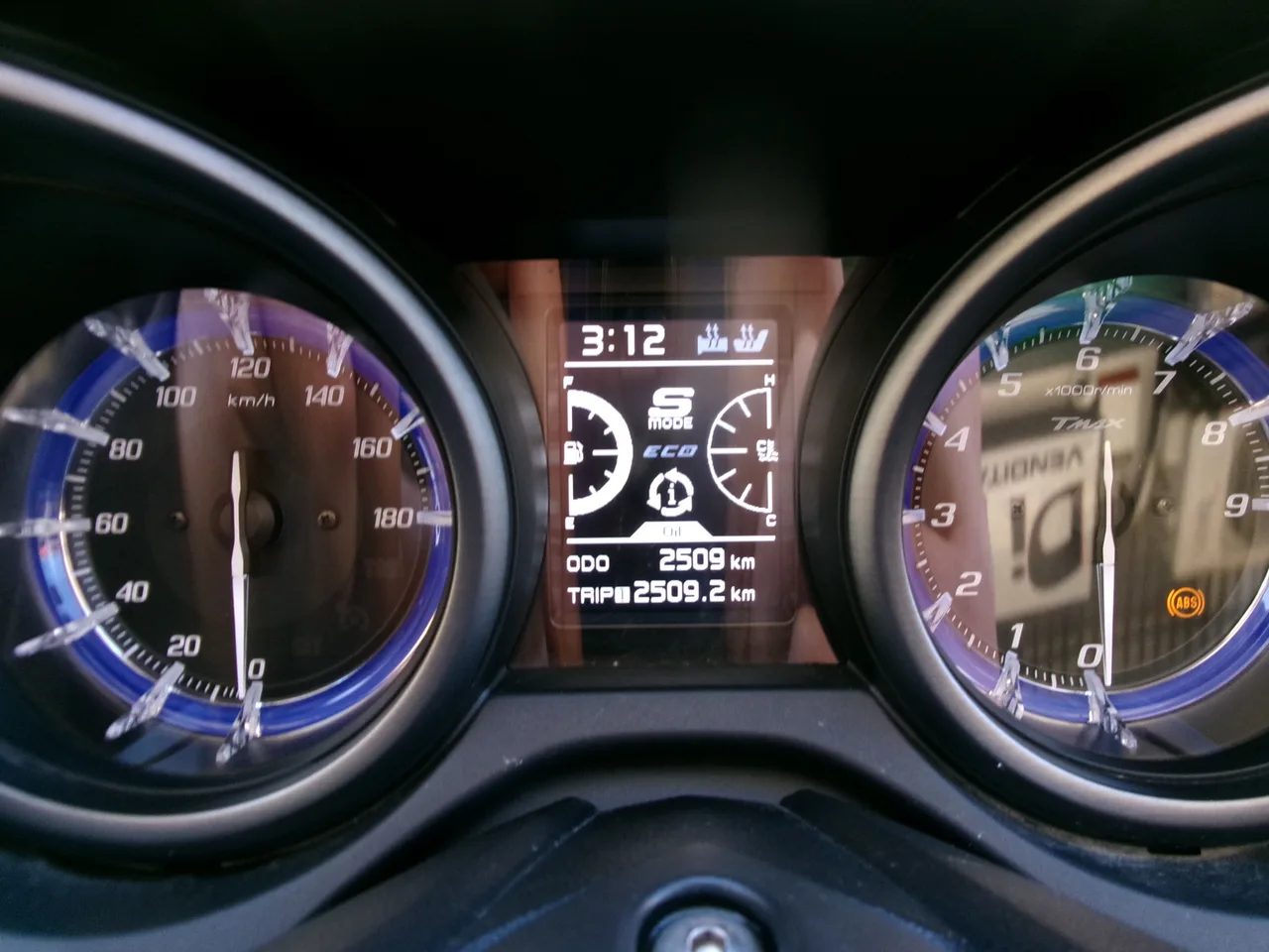 Yamaha T-Max 560 Tech Max - 2021 - KM 2.000 - Euro 5 - Iva Esposta foto 5