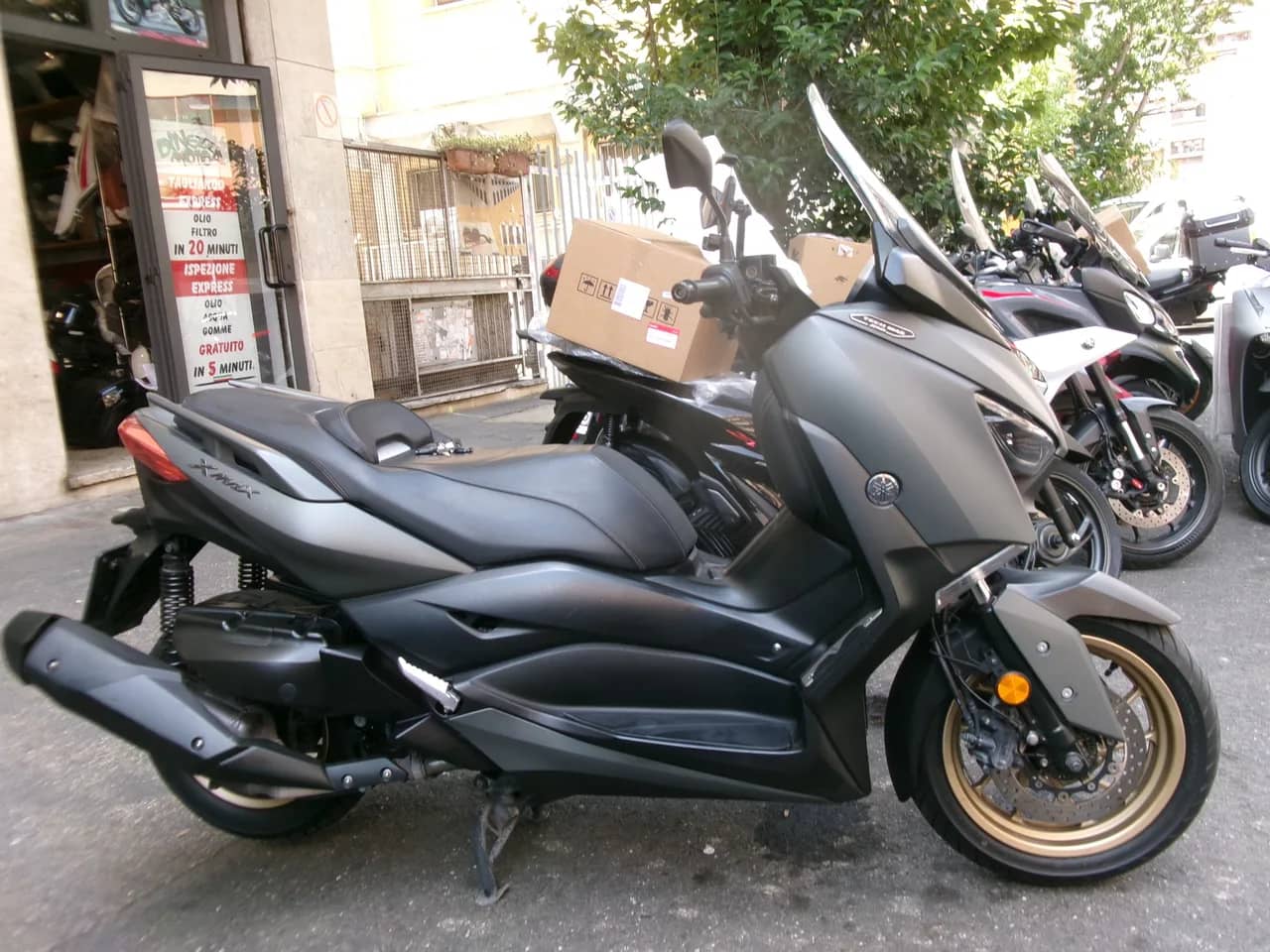 Yamaha X-Max 400 Tech Max ABS Tcs - 2020 - KM 35.000 - Euro 4 foto 2