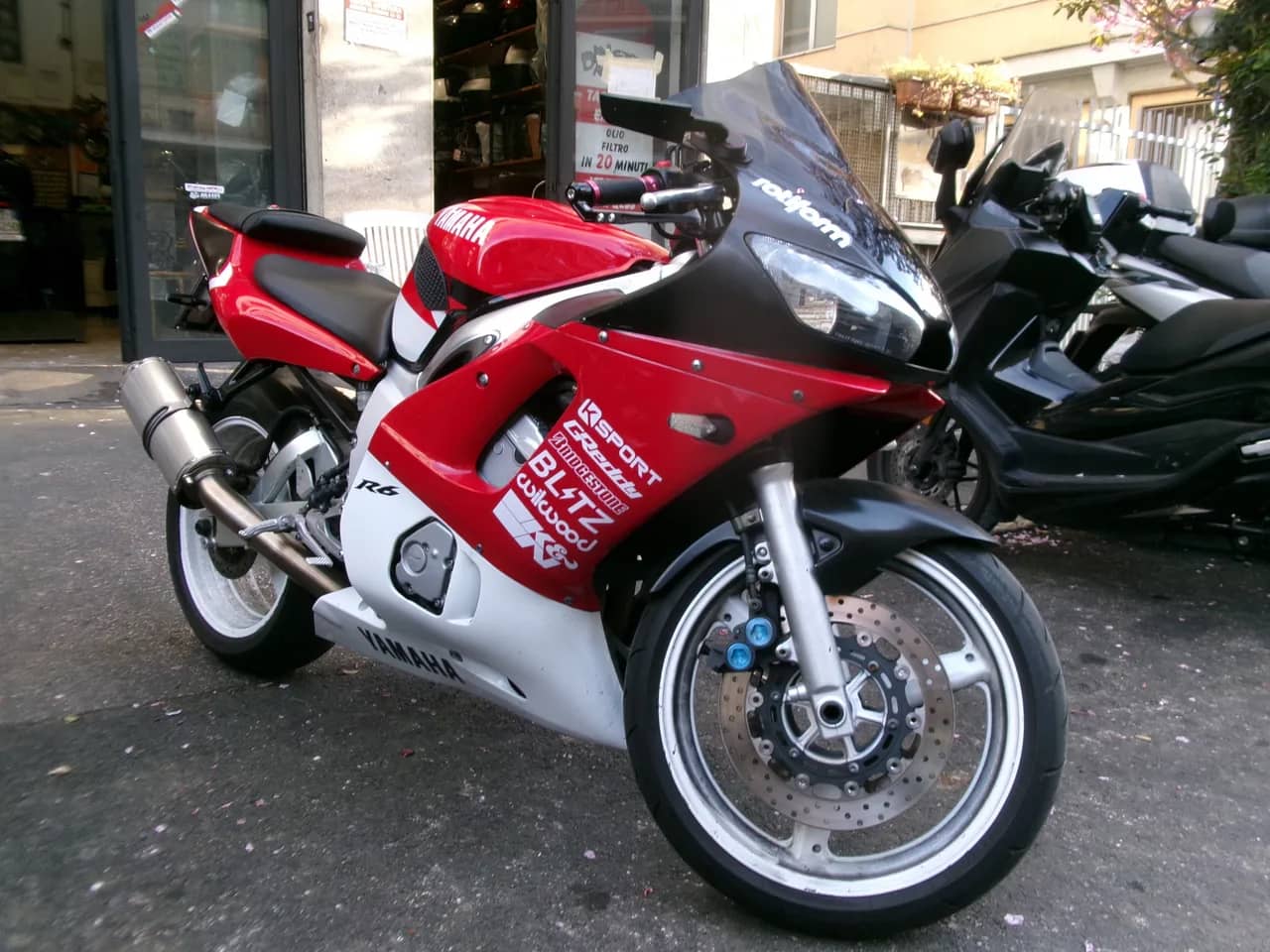 Yamaha YZF R6 - 2001 - KM 21.000 - Euro 2 foto 2
