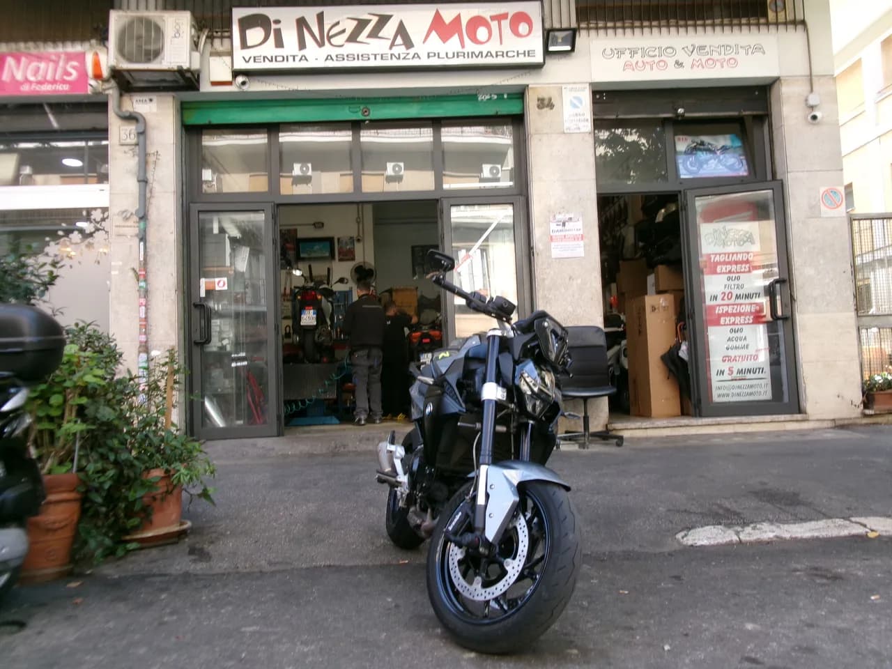 BMW F 900 R ABS 35KW PAT A2 ABS 35KW 2022 moto usato a Roma - foto 1 di 7