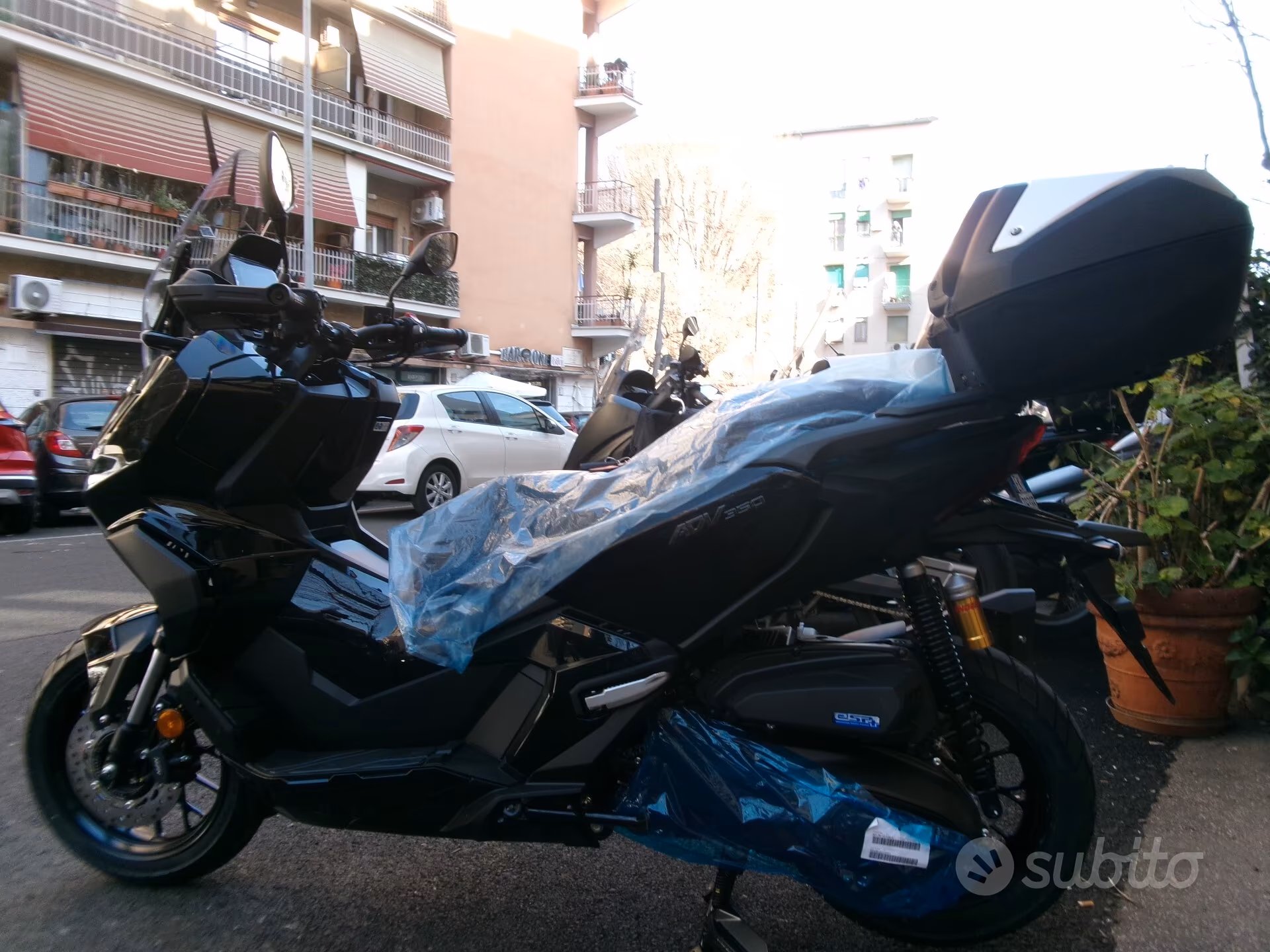 Honda ADV 350 foto 3