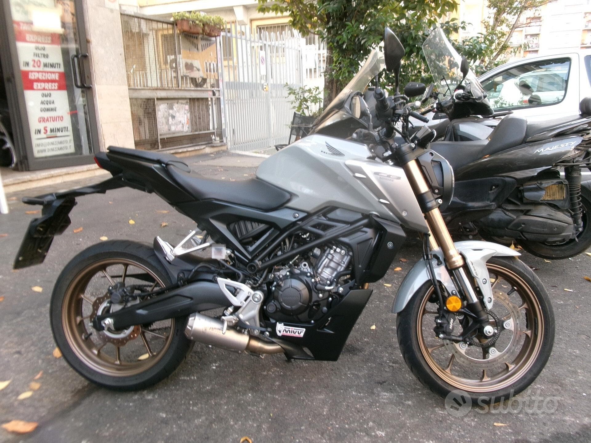Honda CB 125 foto 2