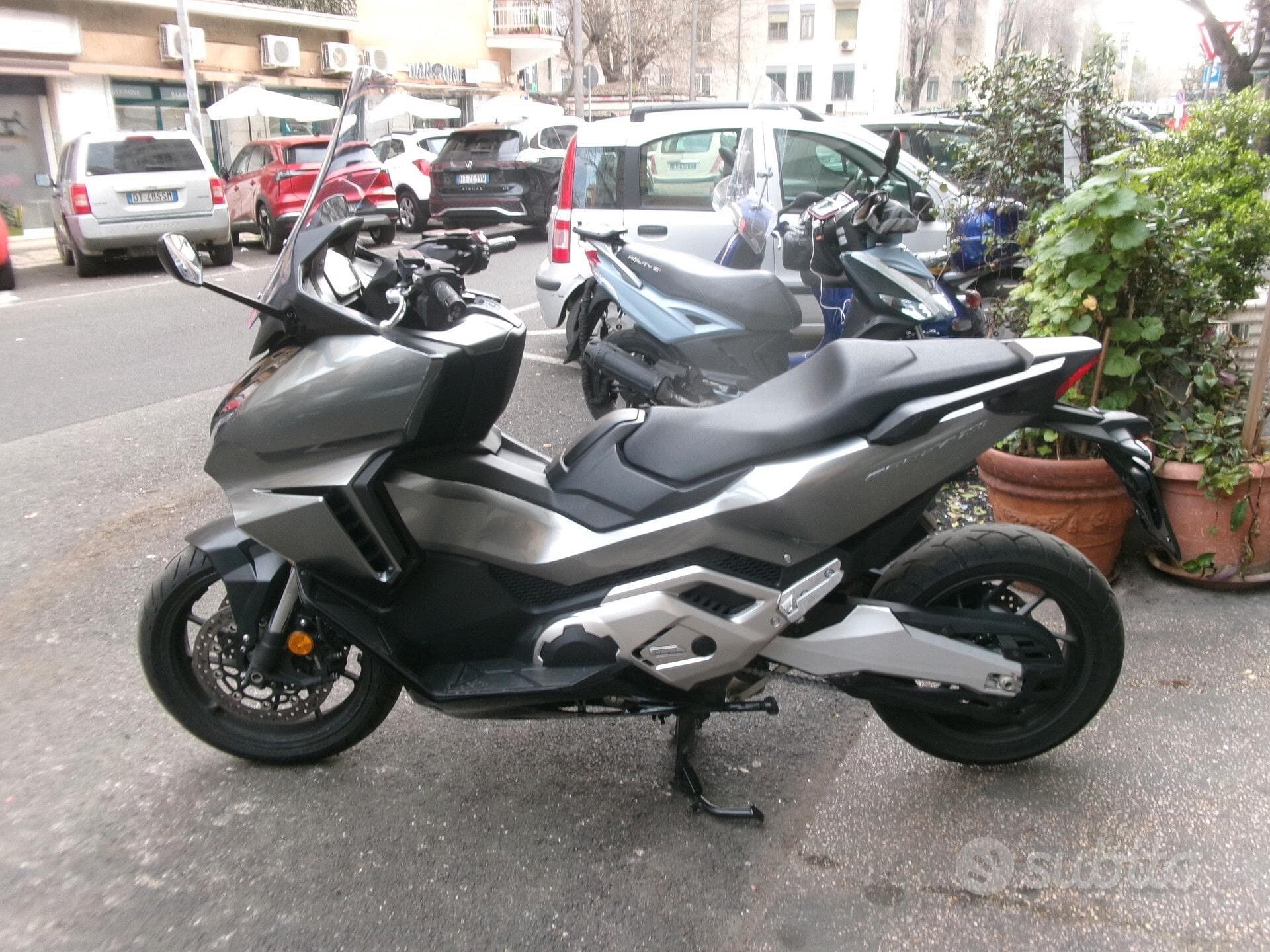 Honda Forza 750 foto 4