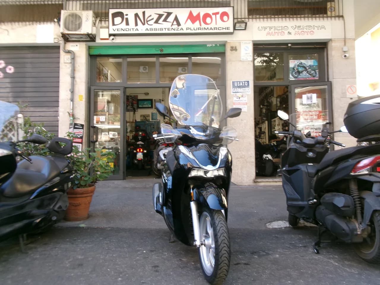 Honda SH 350 ABS Tcs - 2023 - KM 17.000 - Euro 5 - Iva Esposta