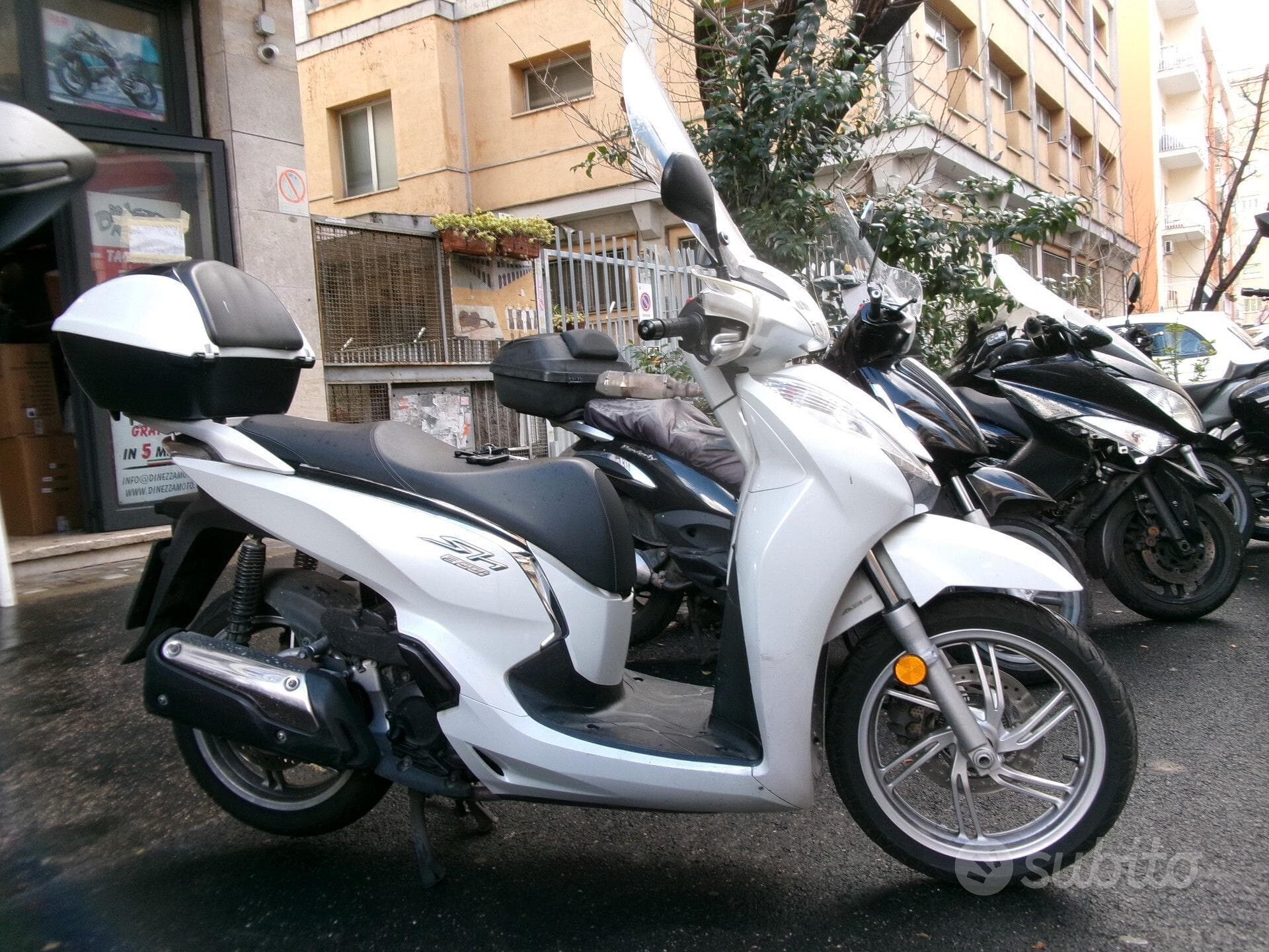 Honda SH 300 foto 2