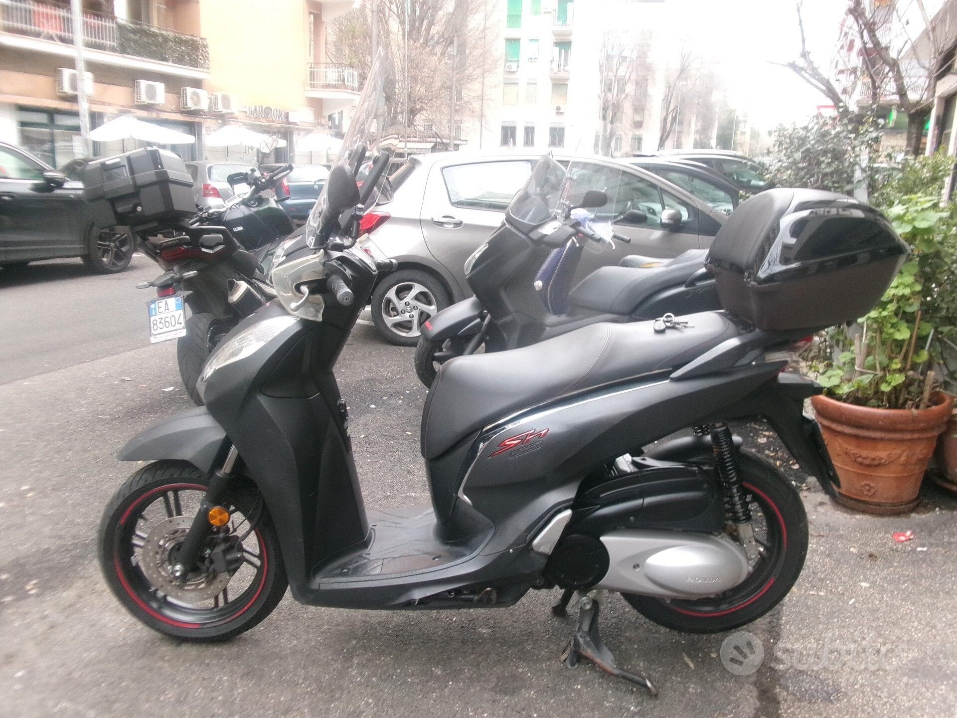 Honda SH 300 Sport ABS foto 3