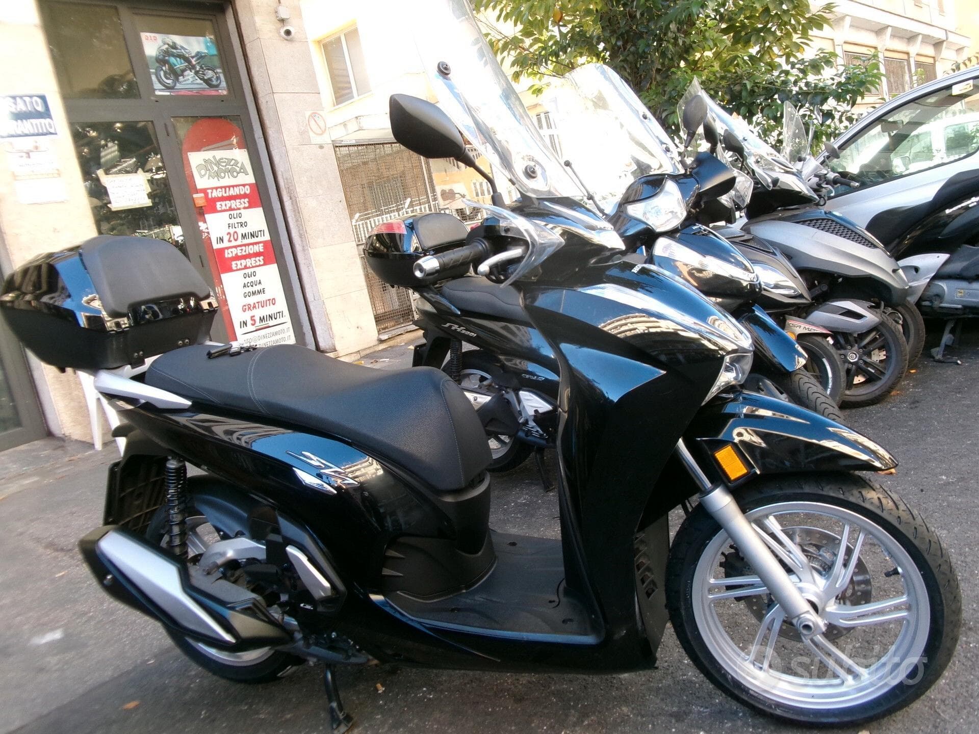 Honda SH 350 foto 2