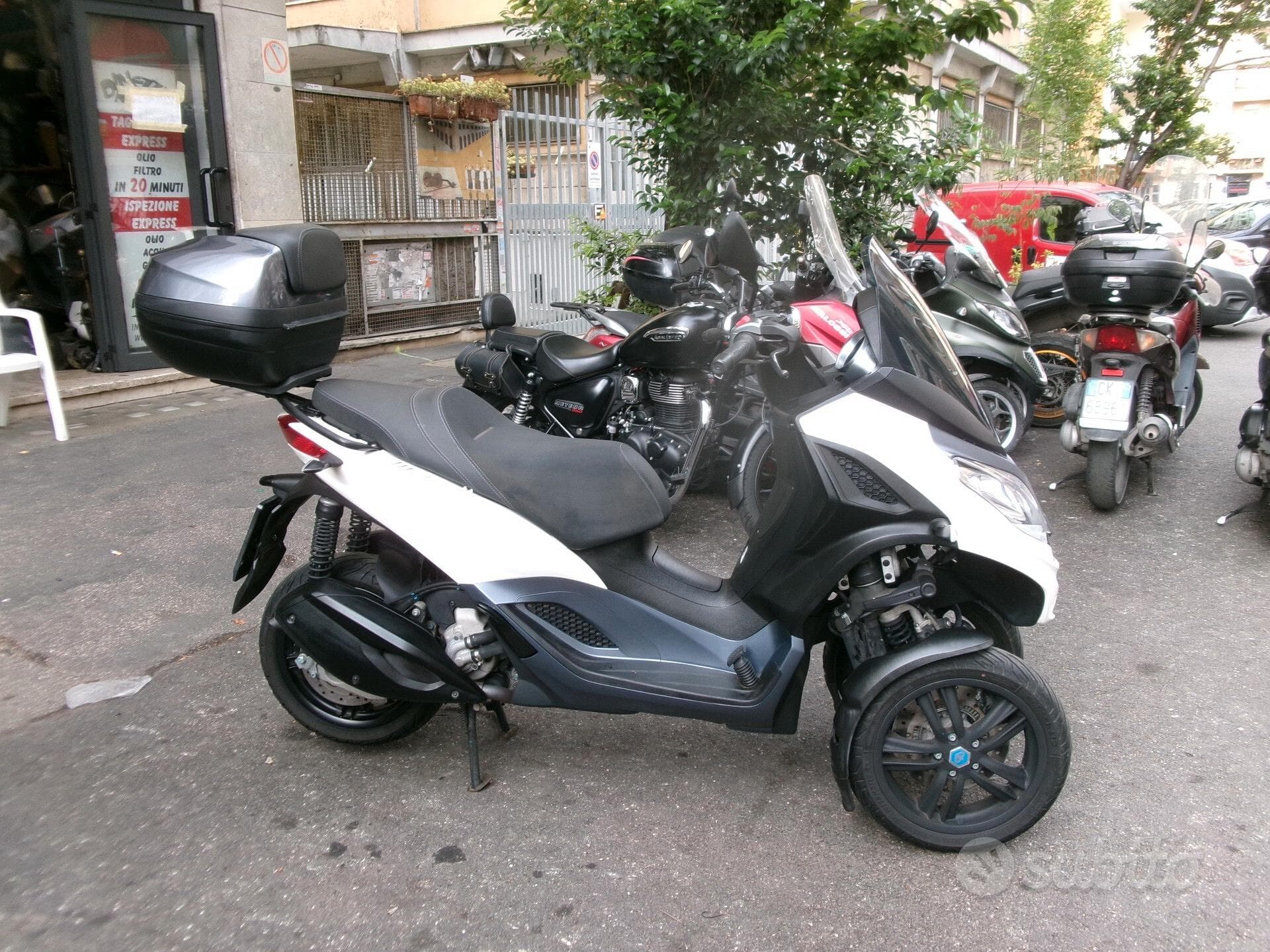Piaggio MP3 300 ABS Lt Guidabile Patente B foto 3