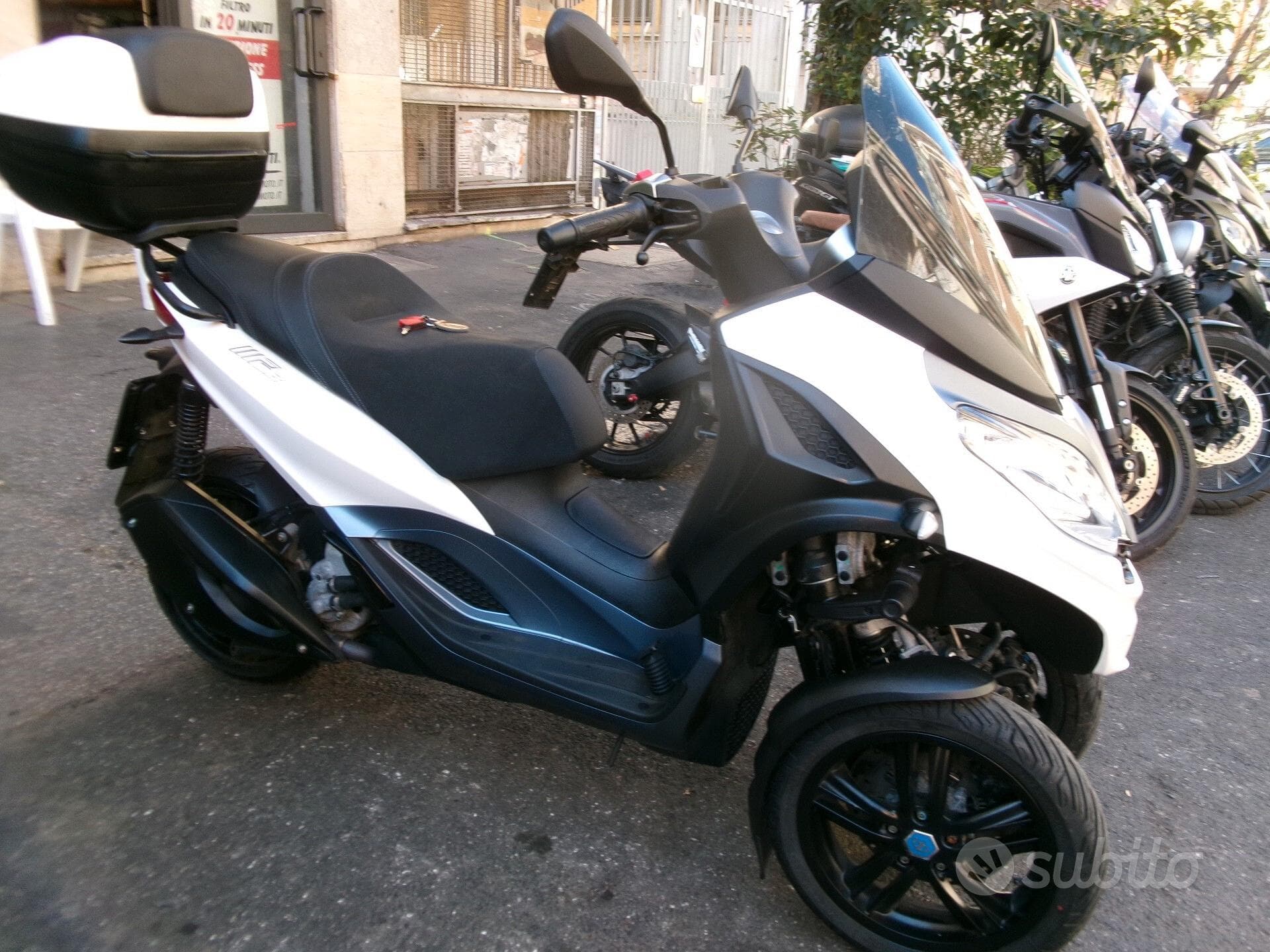 Piaggio MP3 300 HPE ABS ASR foto 2