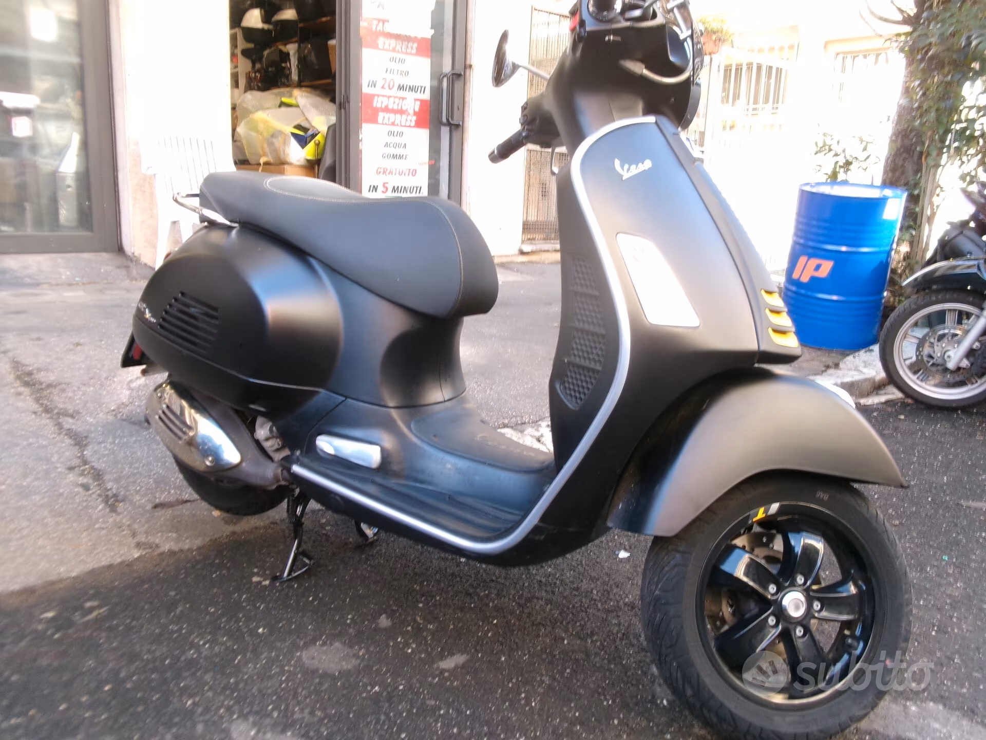 Piaggio Vespa 300 Gts HPE Supertech ABS foto 2