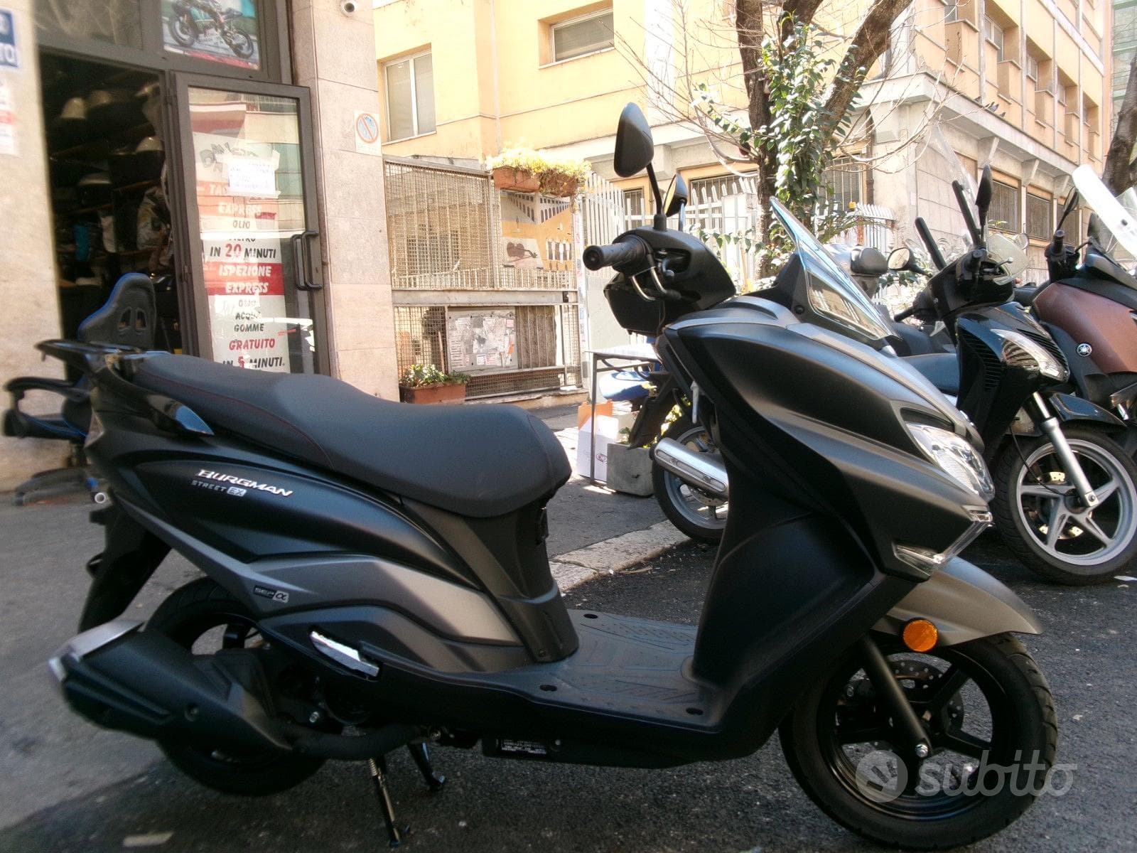 Suzuki Burgman 125 foto 2