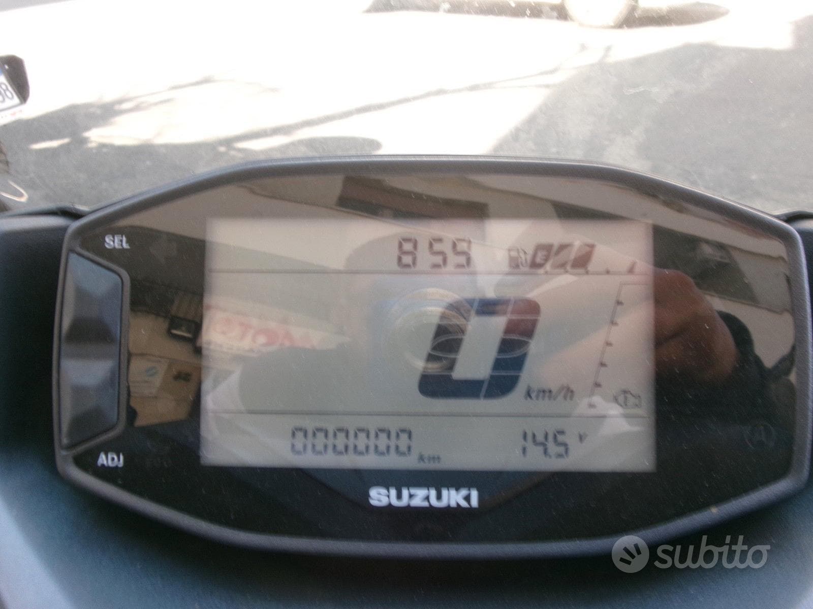 Suzuki Burgman 125 foto 5