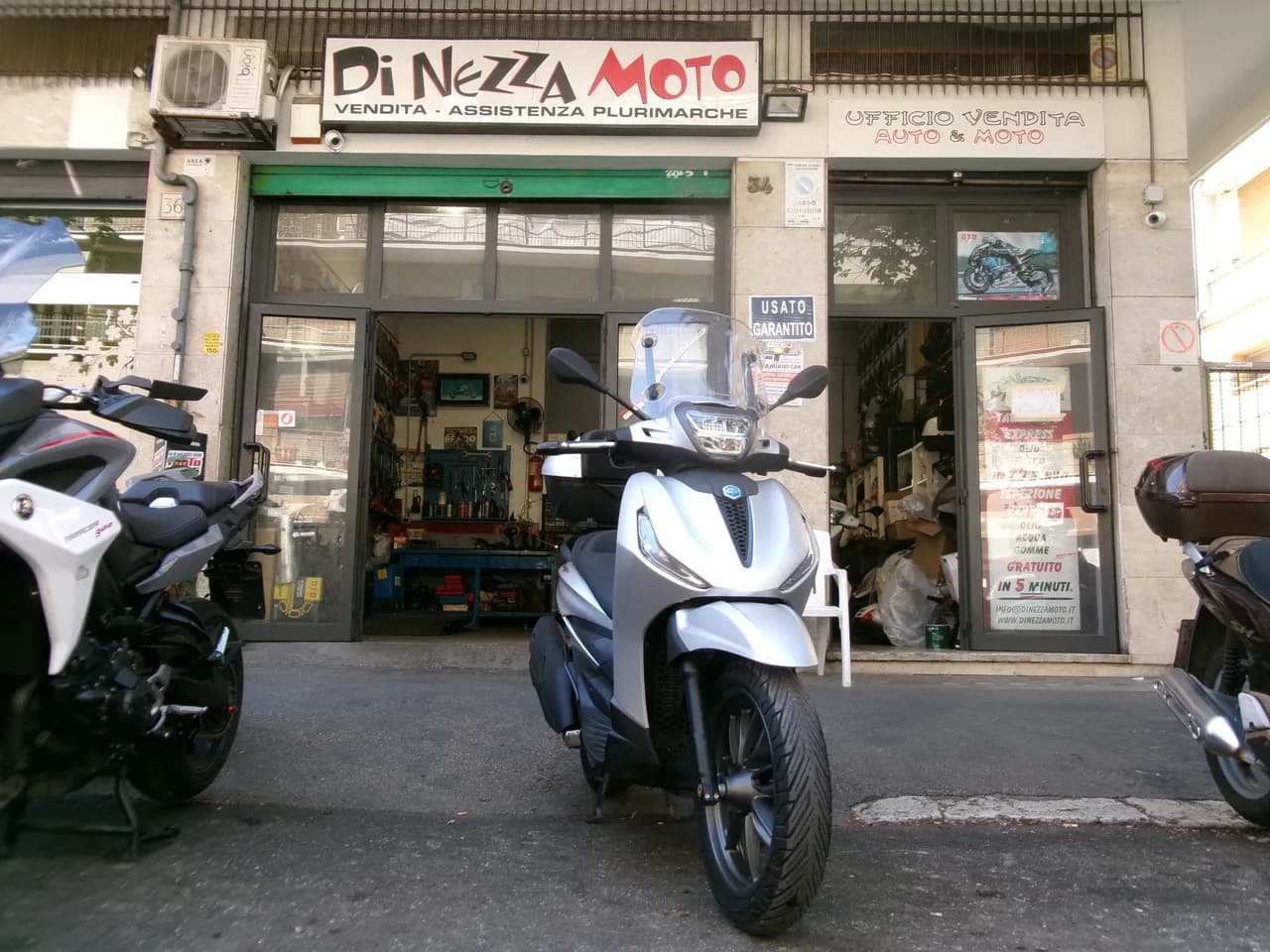 Piaggio BEVERLY HPE Sport ABS ASR 2022 scooter usato a Roma - foto 1 di 6