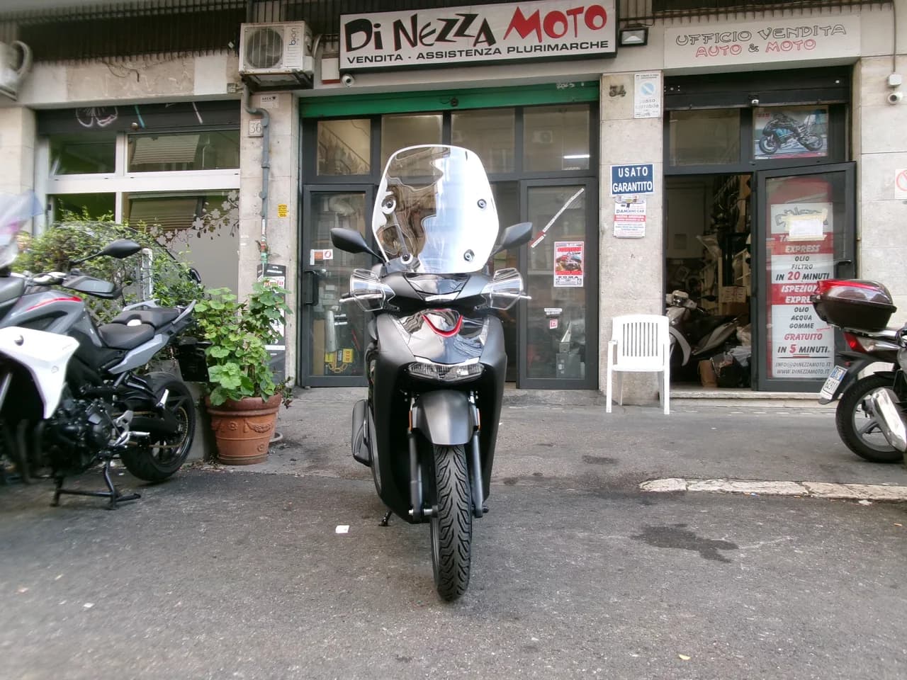 Honda SH Sport da immatricolare scooter nuovo a Roma - foto 1 di 6