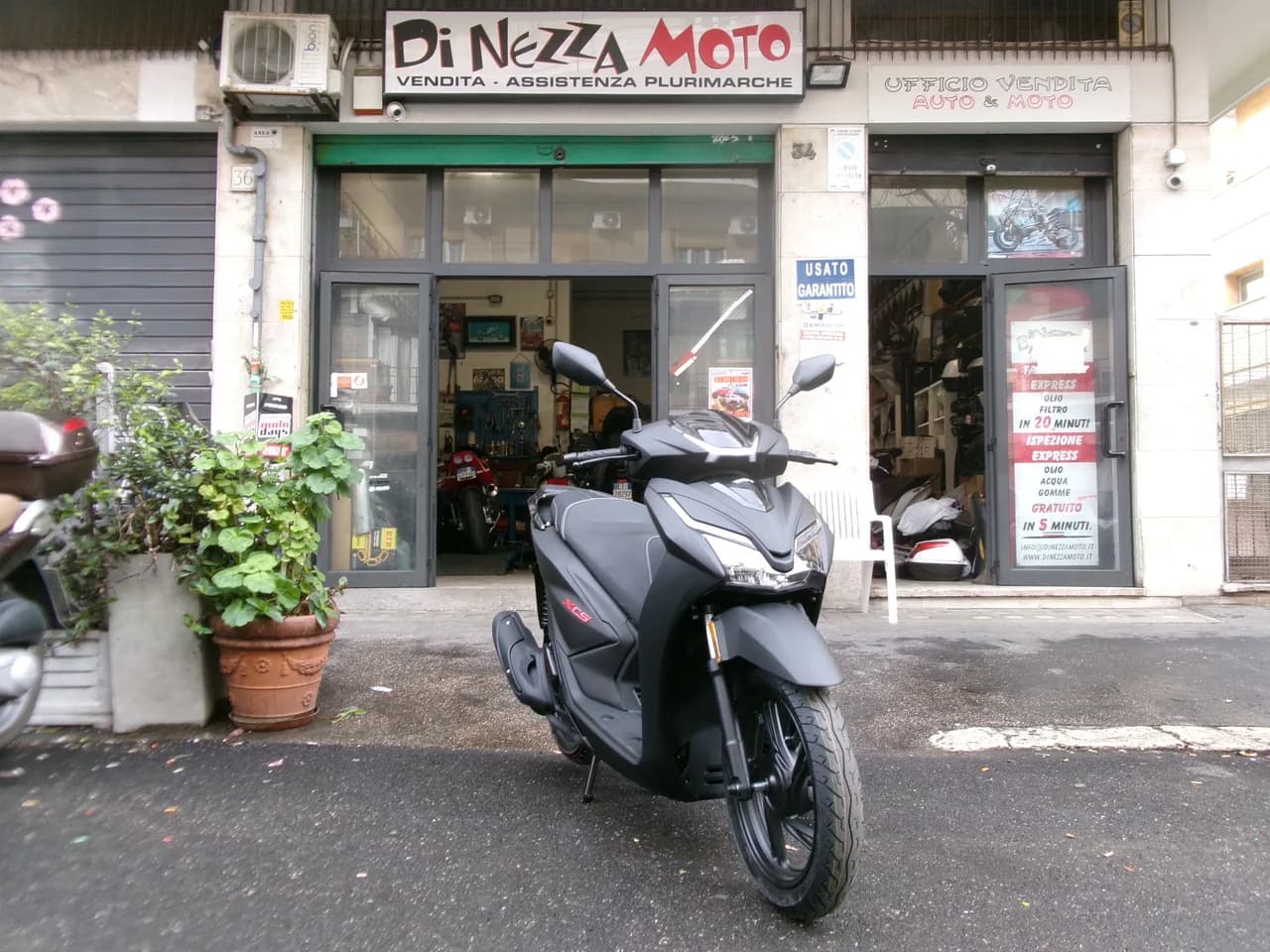 TNT XCS ABS Sport da immatricolare scooter nuovo a Roma - foto 1 di 6