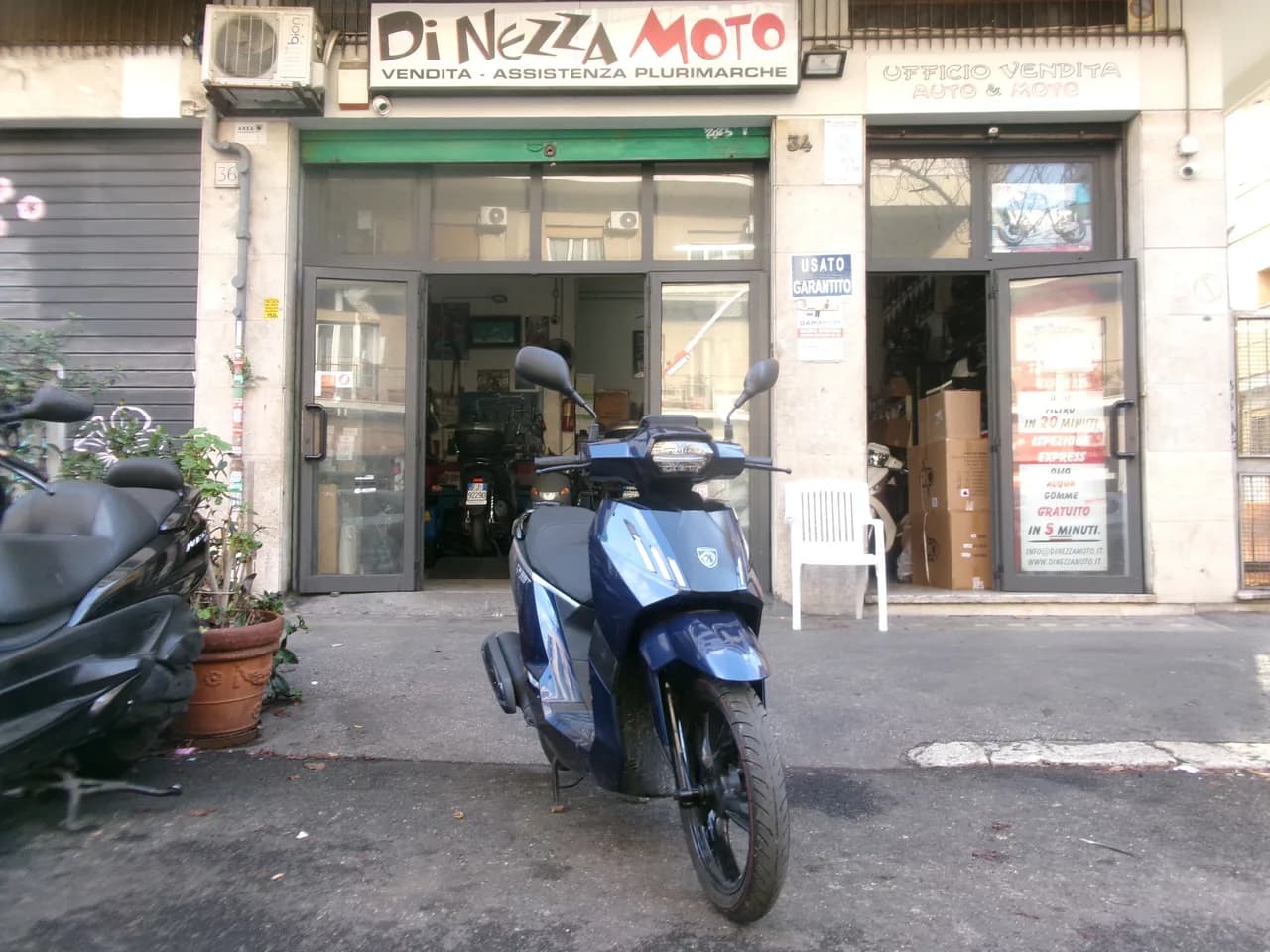 Peugeot TWEET 4T 2024 scooter usato a Roma - foto 1 di 7